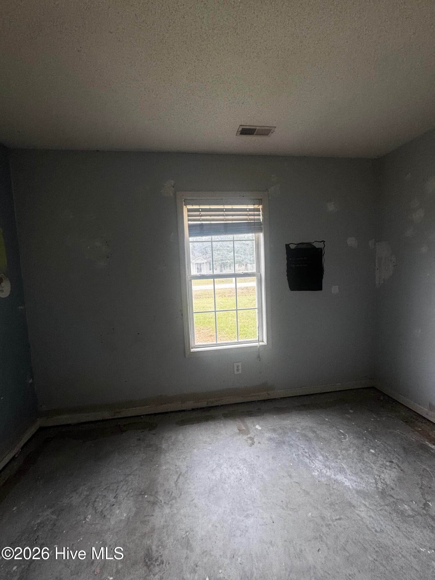 Single Family Residence at 111 Quail Creek Drive, Hubert, NC 28539, photo 15 of 25