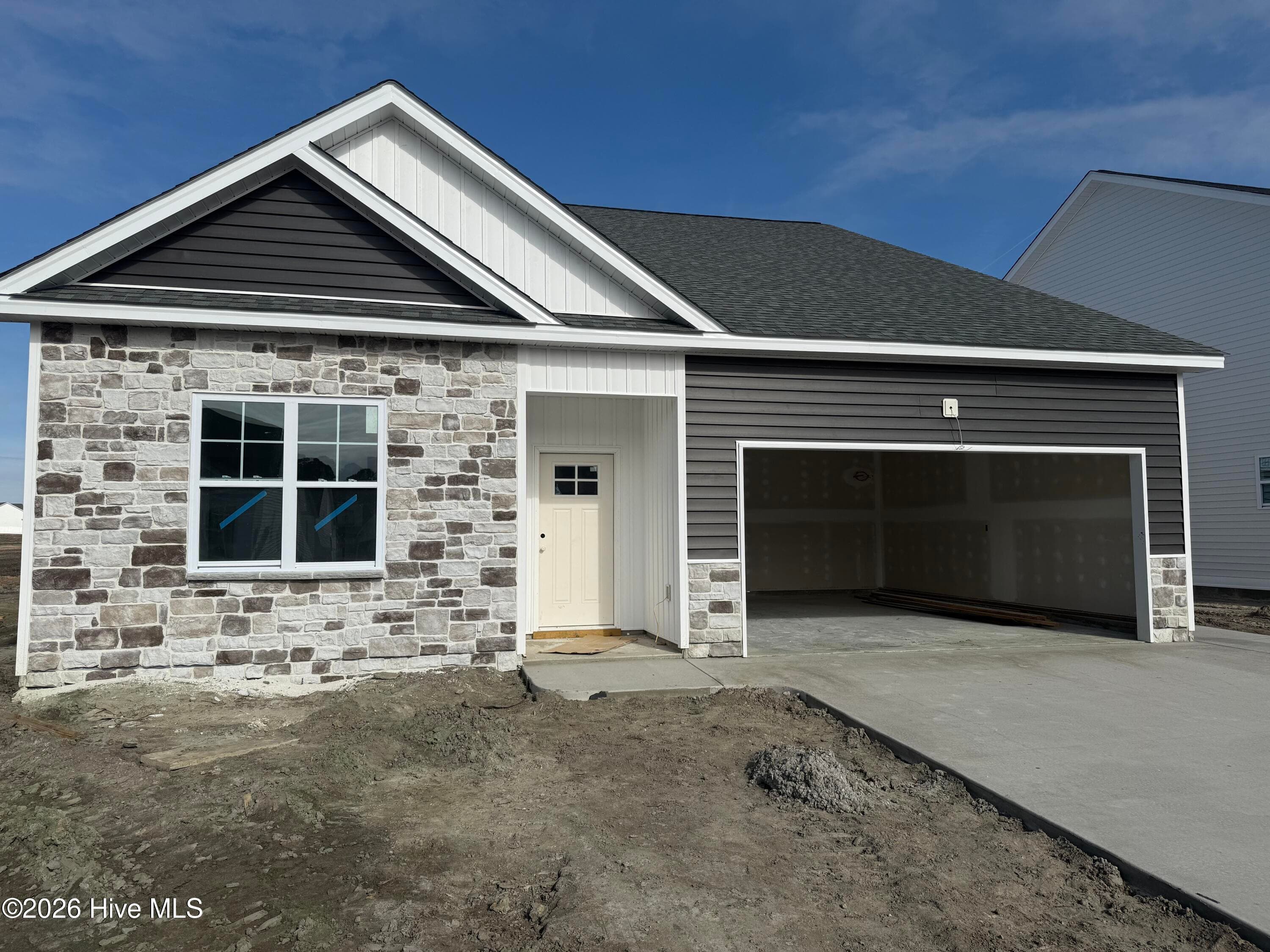 Single Family Residence at 1025 Seven Iron Drive, Ayden, NC 28513, photo 9 of 34