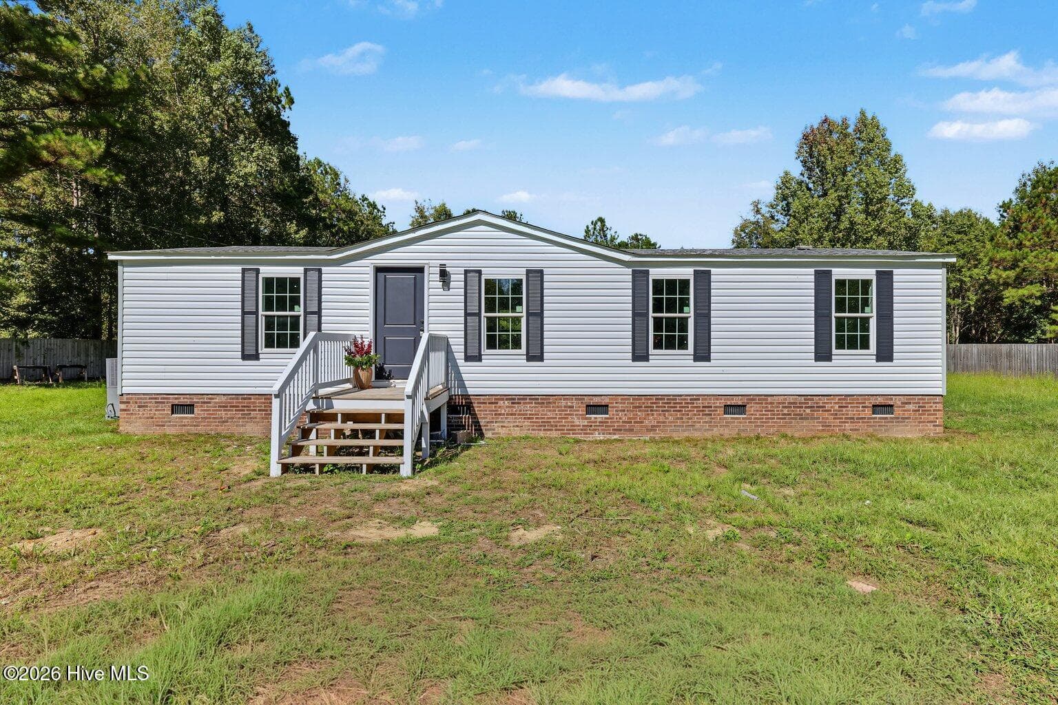 297 Mallard Roost Drive, Burgaw, NC 28425