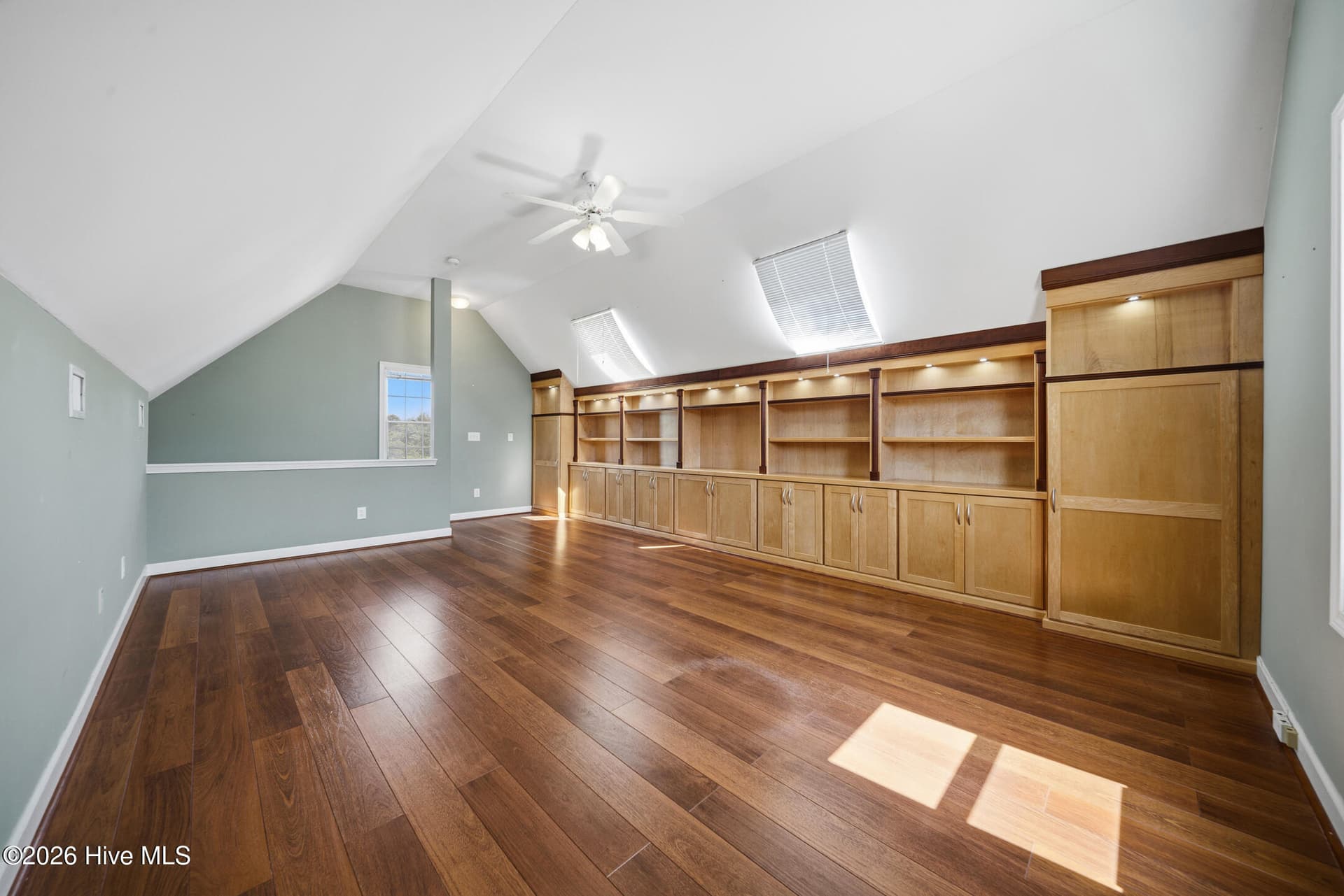 Bonus Room with Built-ins - 117 Middle Point Road, Hampstead, NC 28443