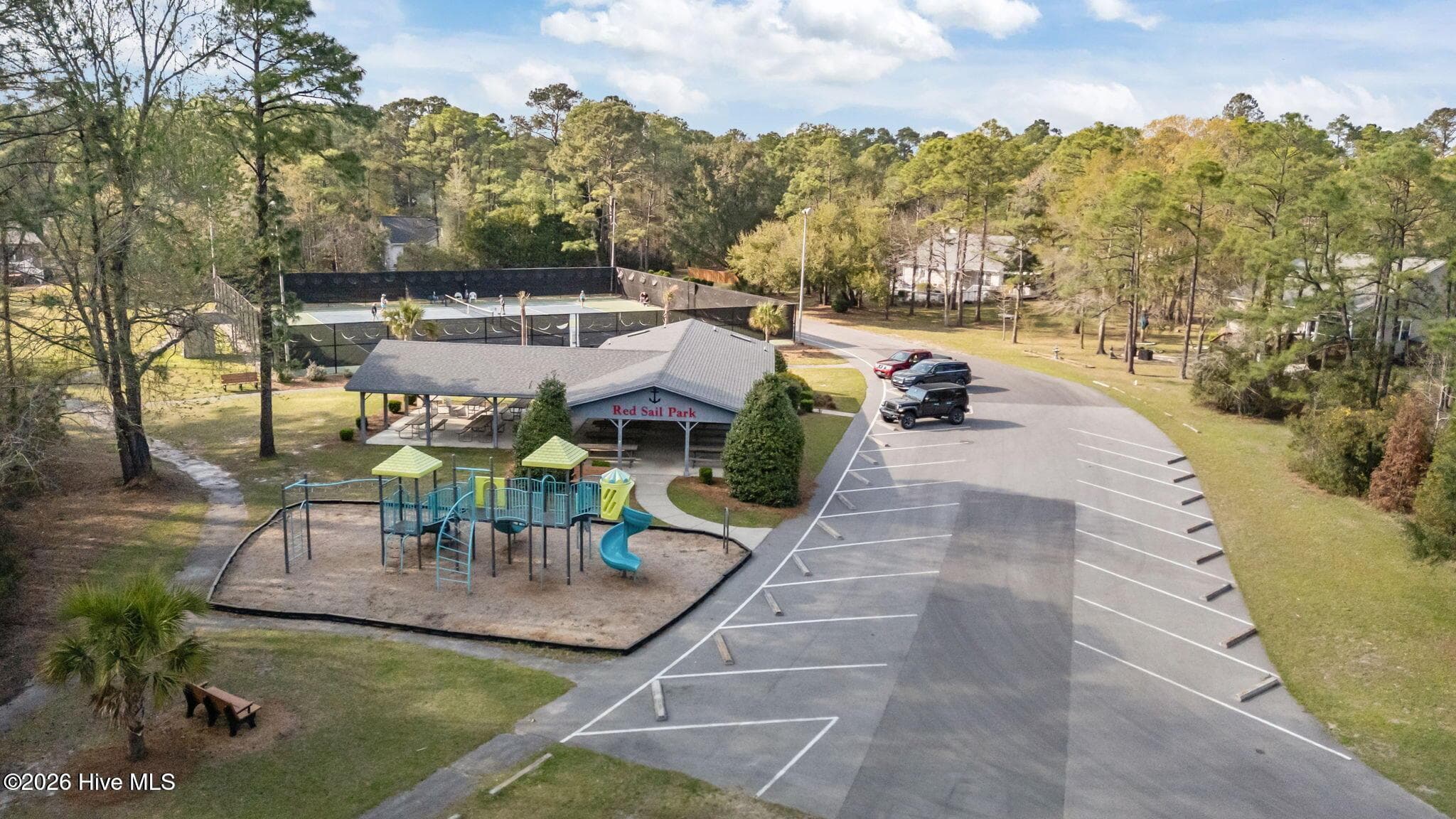 Single Family Residence at 6320 Gondolier Drive, New Bern, NC 28560, photo 9 of 33
