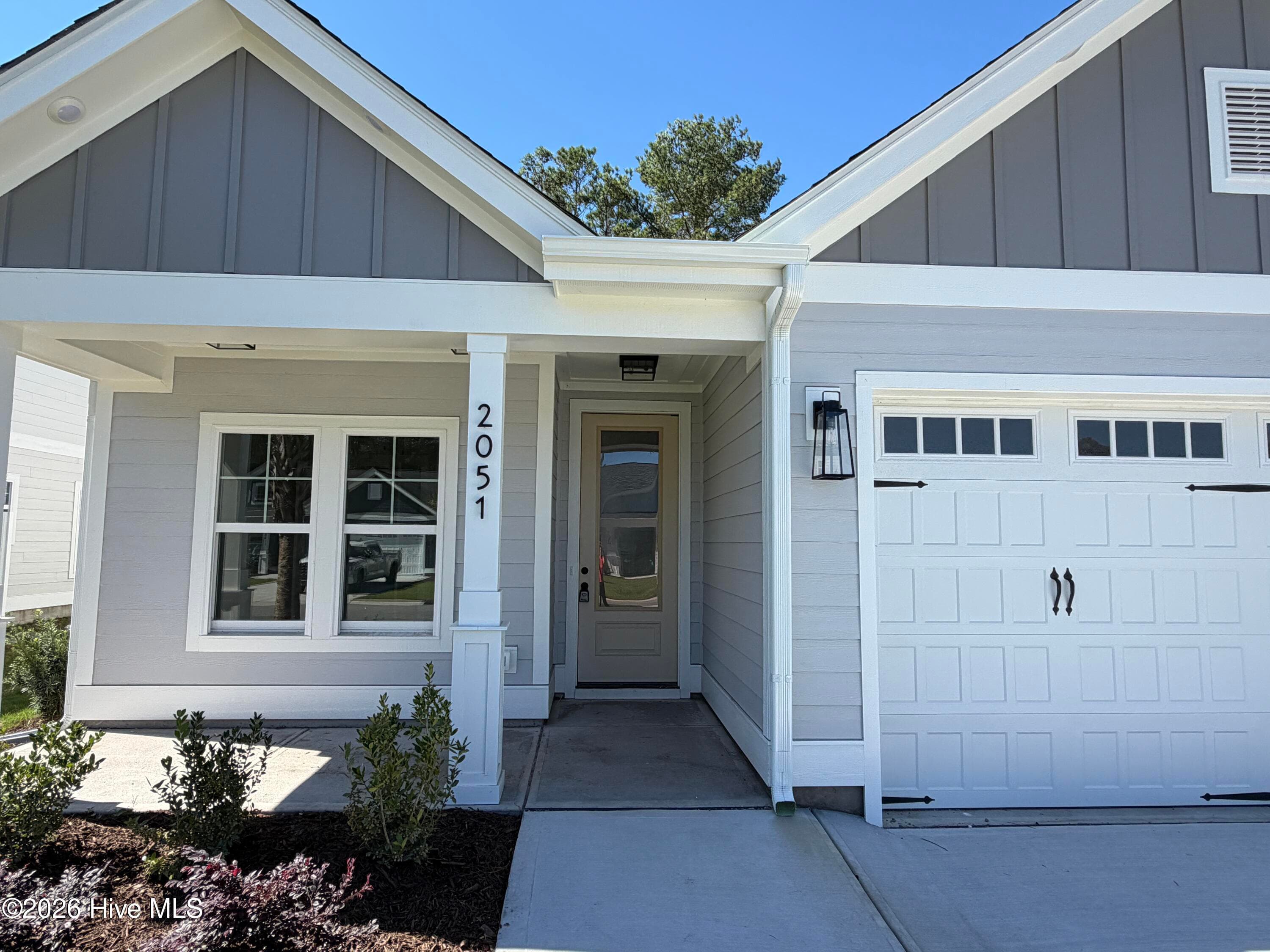 Single Family Residence at 2051 Greenside Manor Drive SW, Ocean Isle Beach, NC 28469, photo 2 of 5