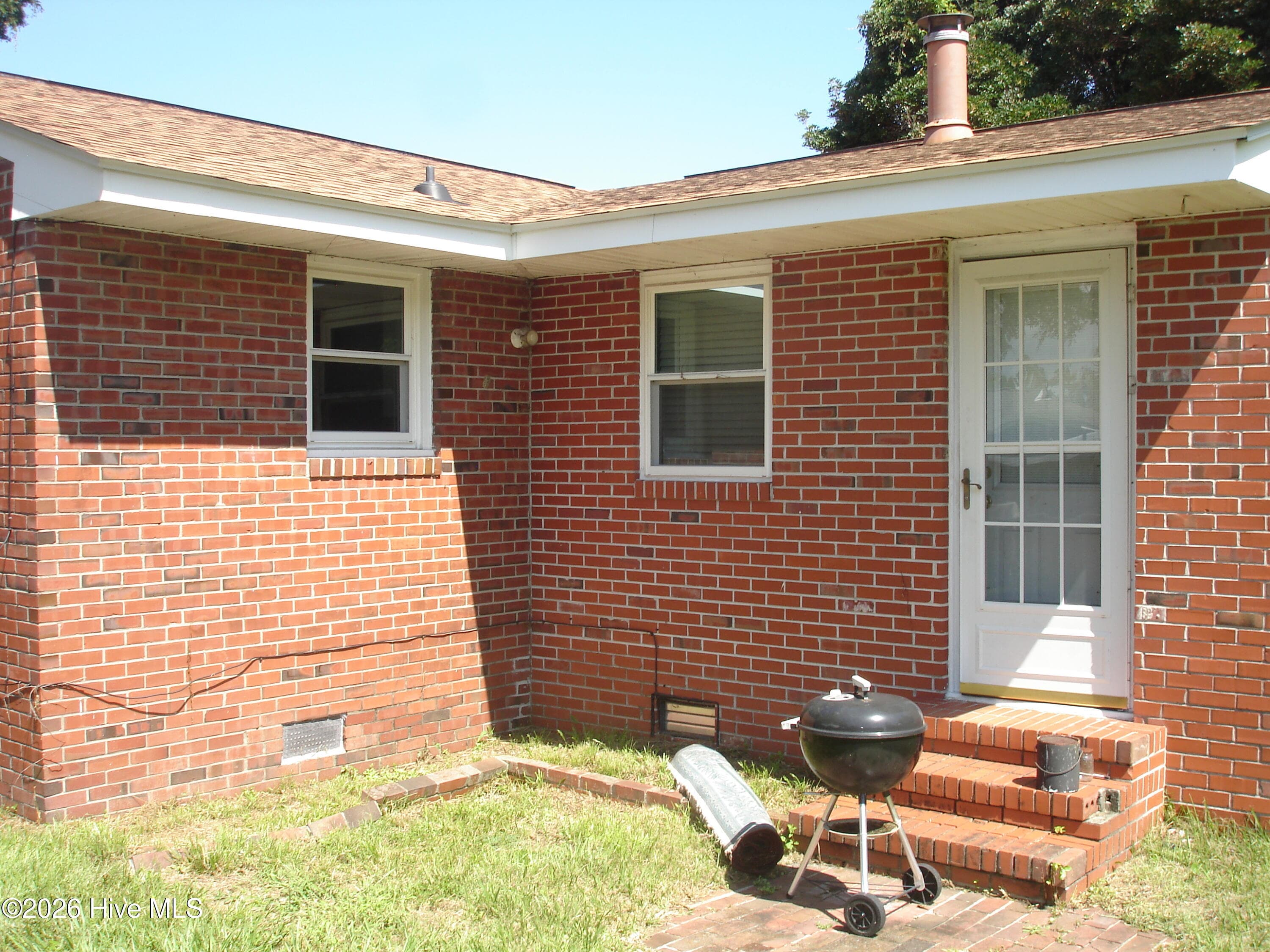 Single Family Residence at 5806 Roseland Drive, Wilmington, NC 28409, photo 5 of 38