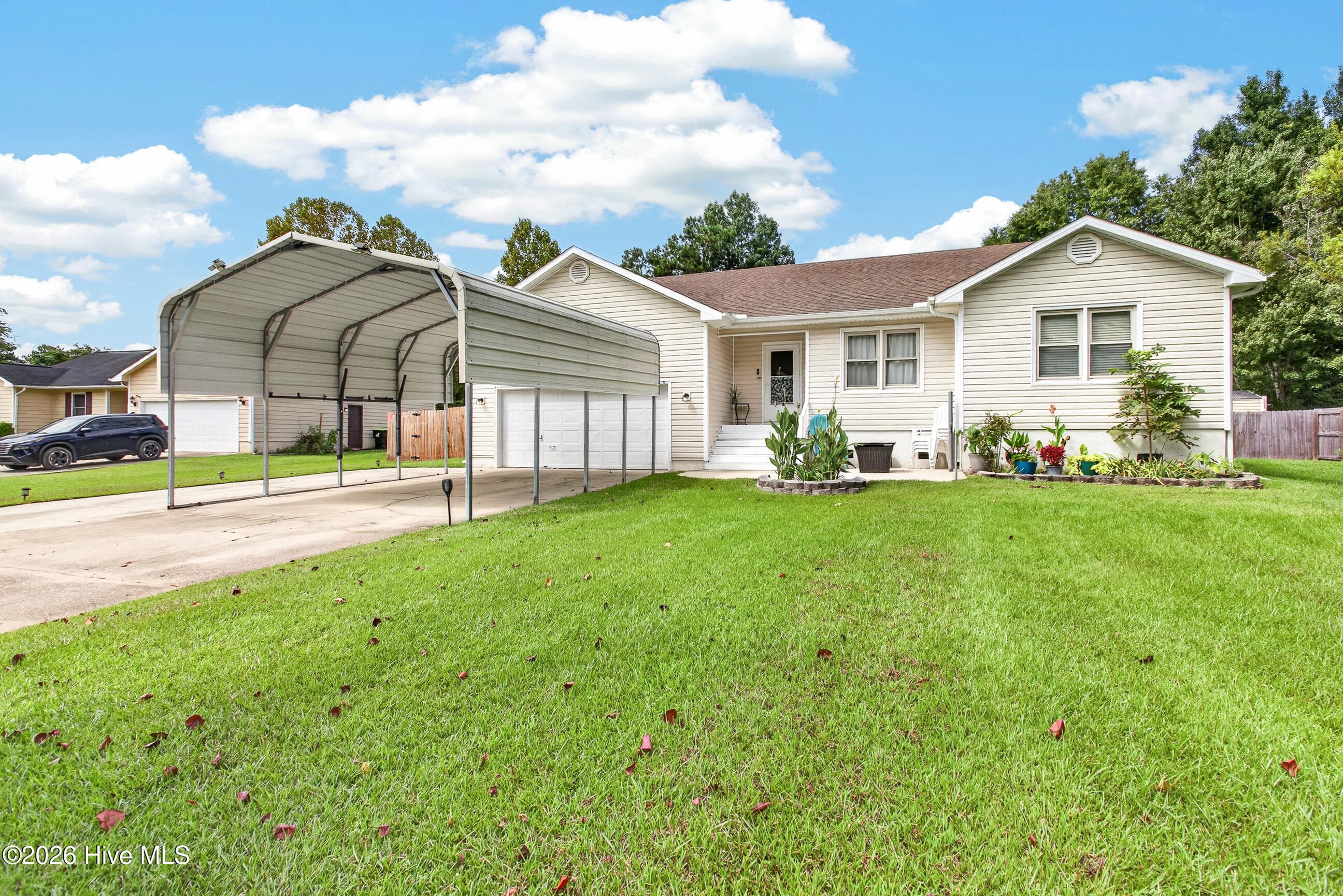 Single Family Residence at 106 Quartz Drive, Jacksonville, NC 28540, photo 3 of 39