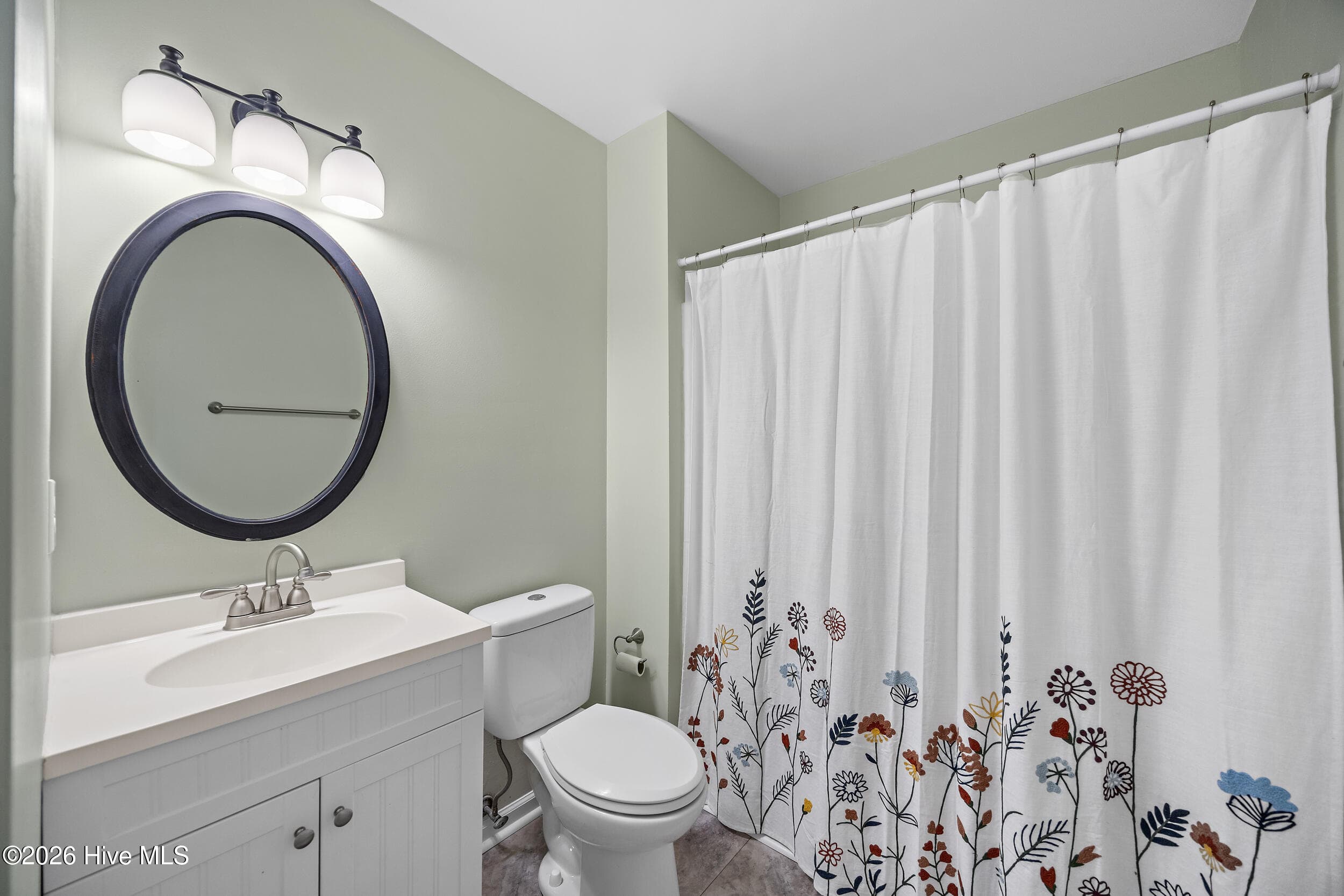 Single Family Residence at 5416 Ibis Court, Wilmington, NC 28409, photo 13 of 36