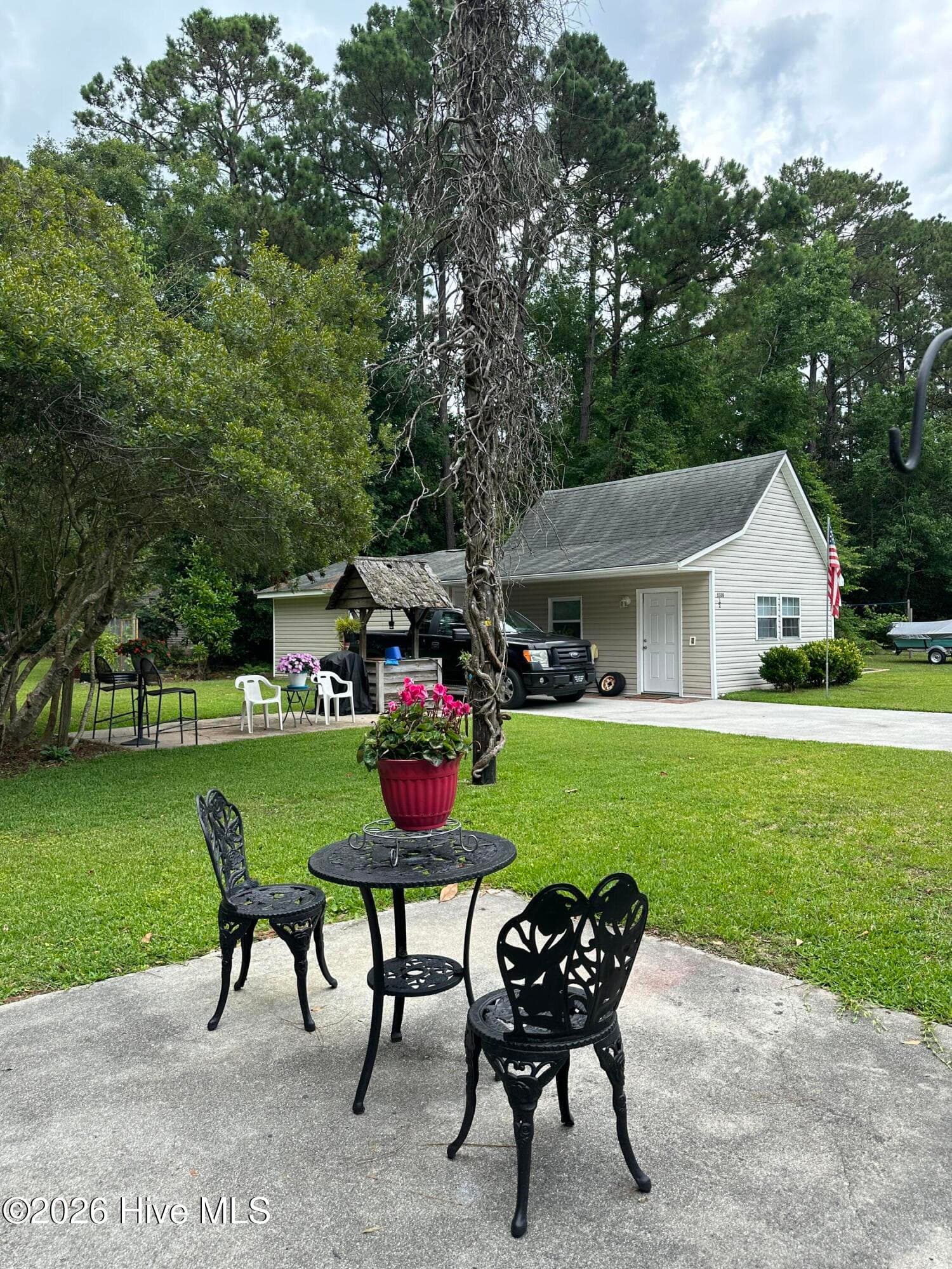 Single Family Residence at 5330 Masonboro Loop Road, Wilmington, NC 28409, photo 2 of 6