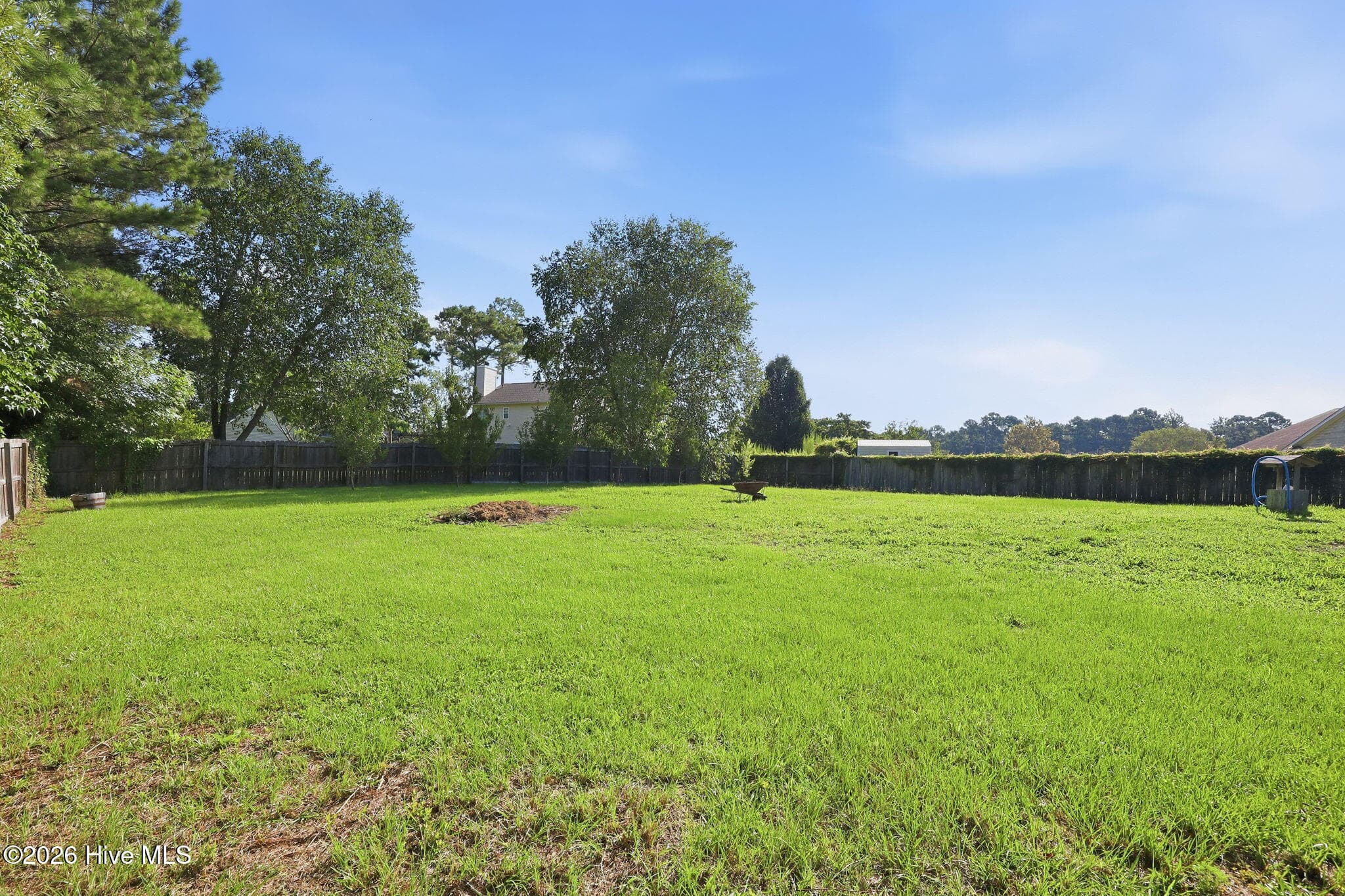 Single Family Residence at 116 Trailwood Drive, Hubert, NC 28539, photo 9 of 55