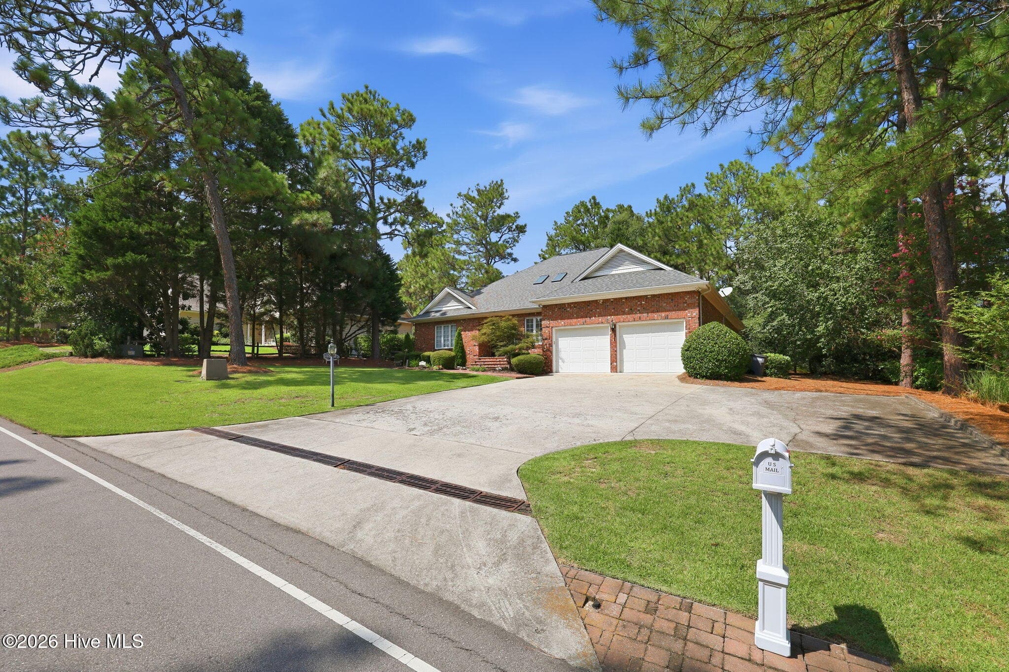 Single Family Residence at 885 Monticello Drive, Pinehurst, NC 28374, photo 3 of 51