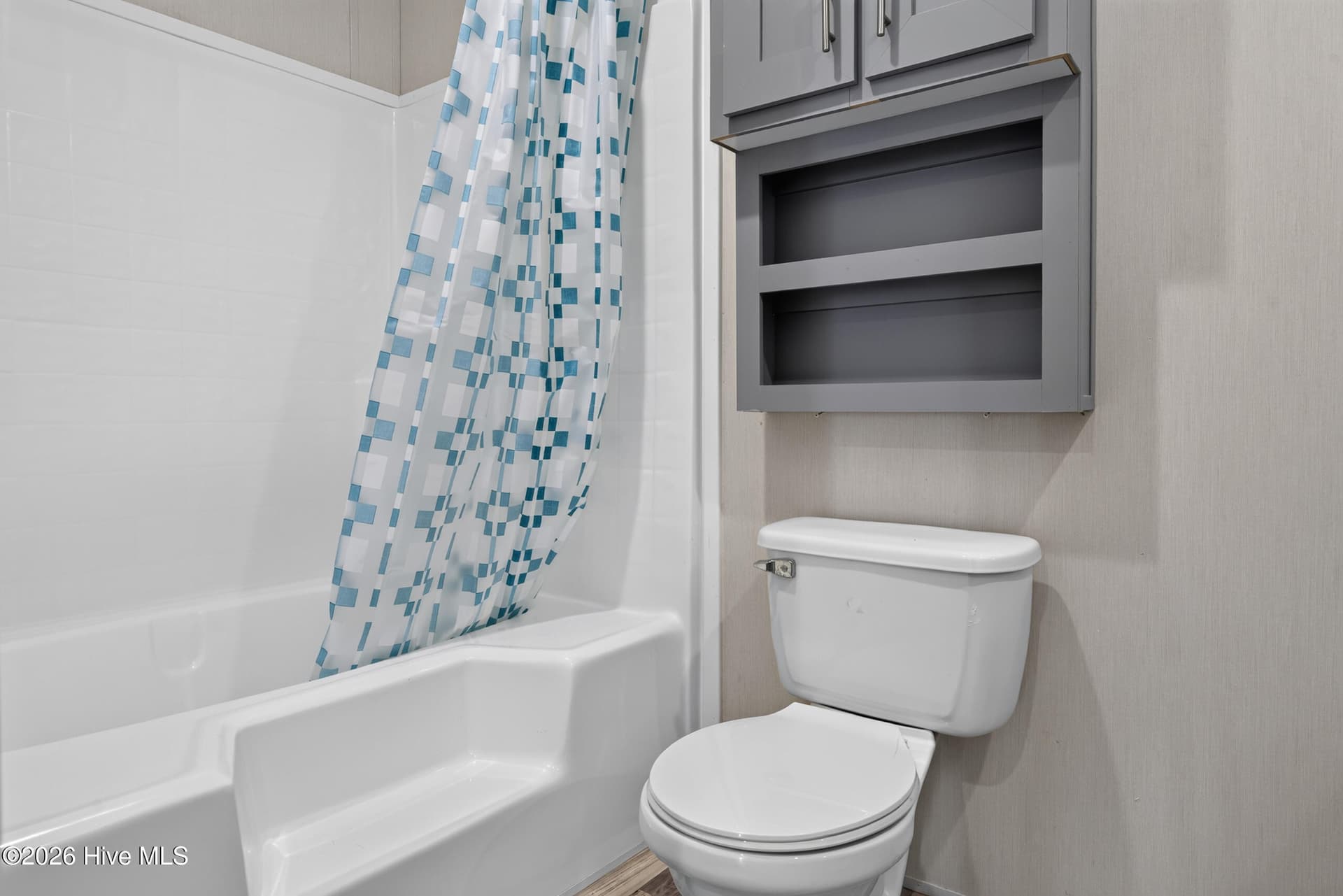 Manufactured Home at 2414 Shoreline Drive SW, Supply, NC 28462, photo 15 of 20