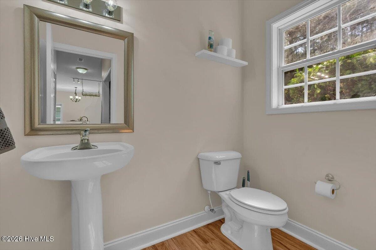 Single Family Residence at 118 Crooked Run Drive, New Bern, NC 28560, photo 19 of 49