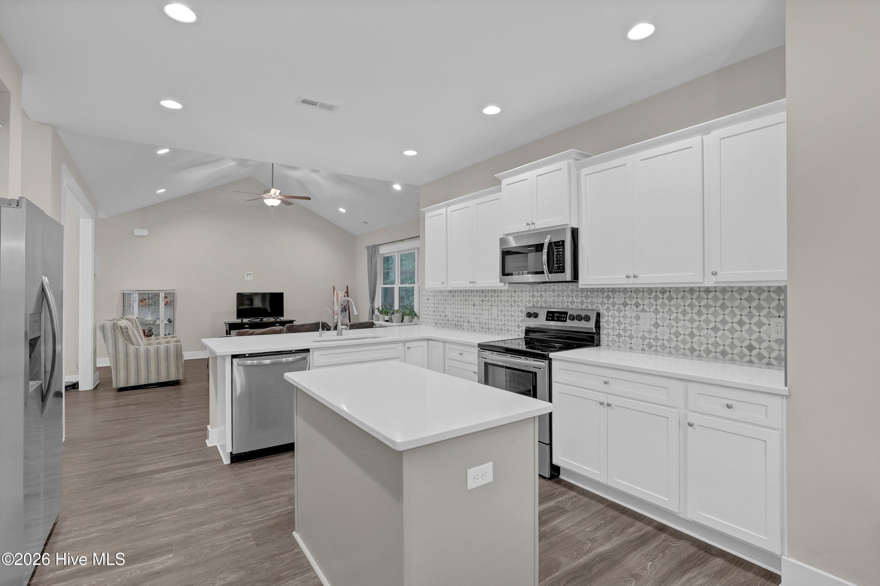 Single Family Residence at 198 Darel Street, Rocky Point, NC 28457, photo 9 of 47