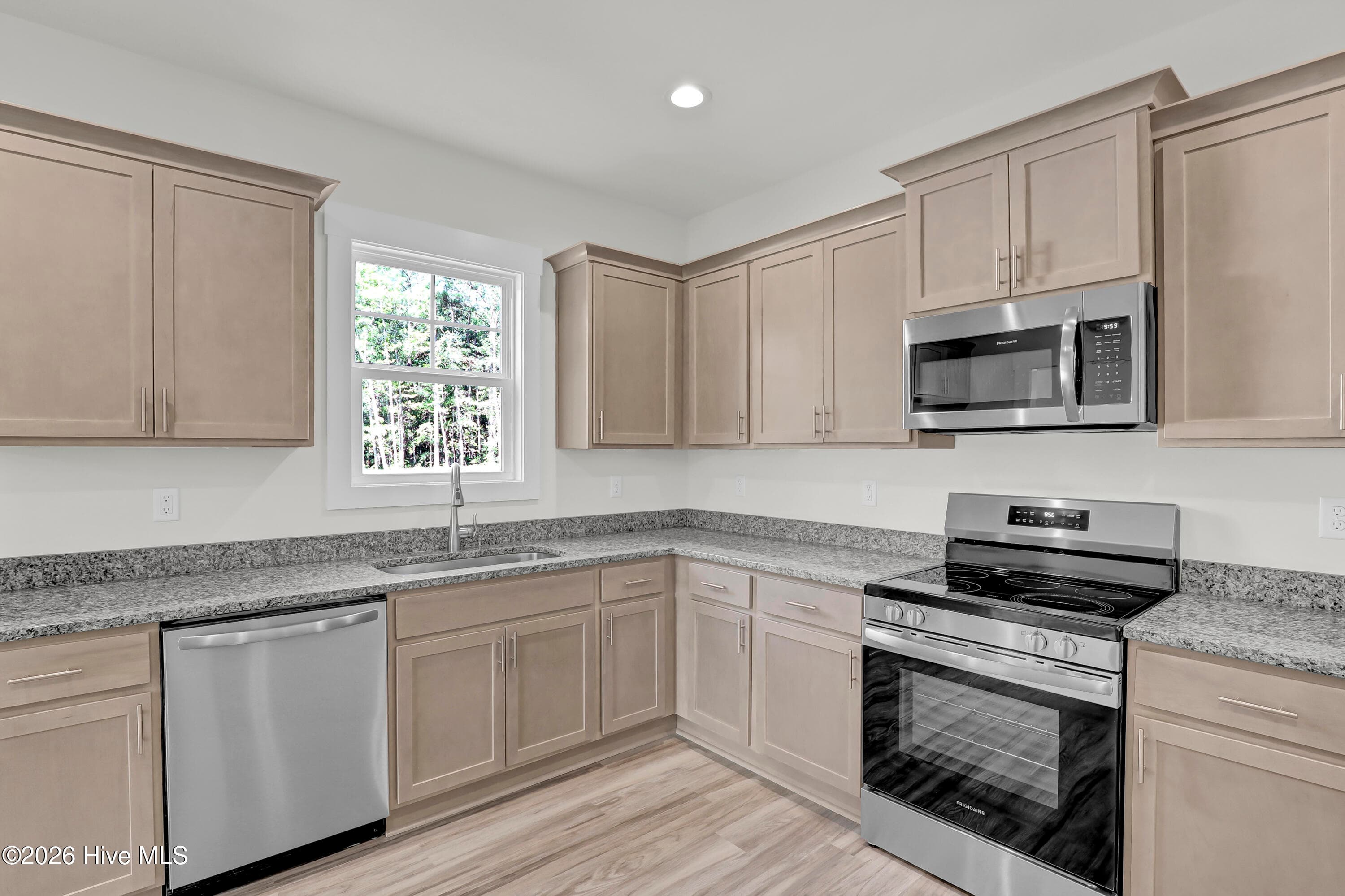 Single Family Residence at 42 Peach Court, Burgaw, NC 28425, photo 9 of 32