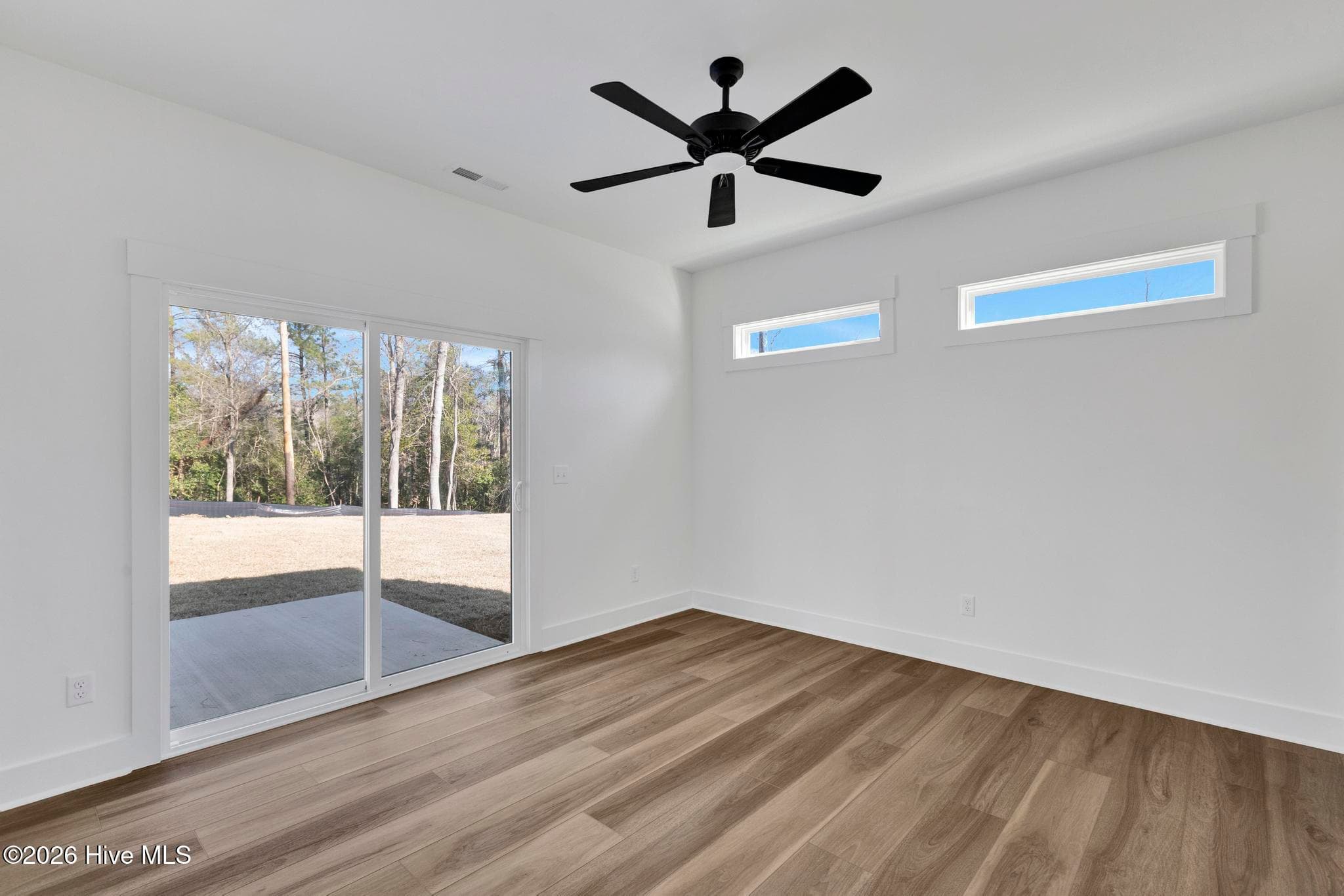 Single Family Residence at 43 Tide Landing Court, Hampstead, NC 28443, photo 16 of 40