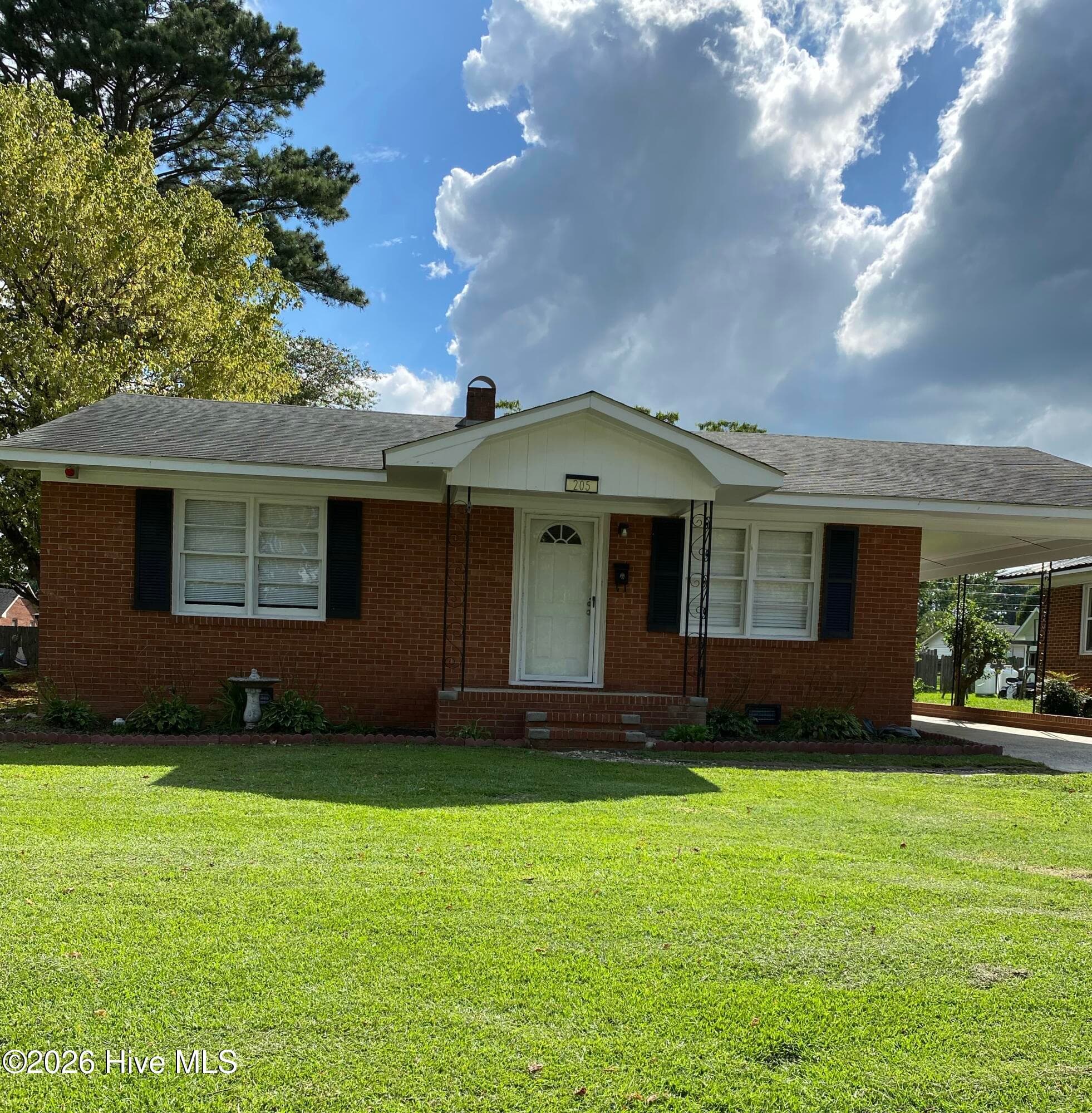 205 N Edgewood Avenue, Williamston, NC 27892