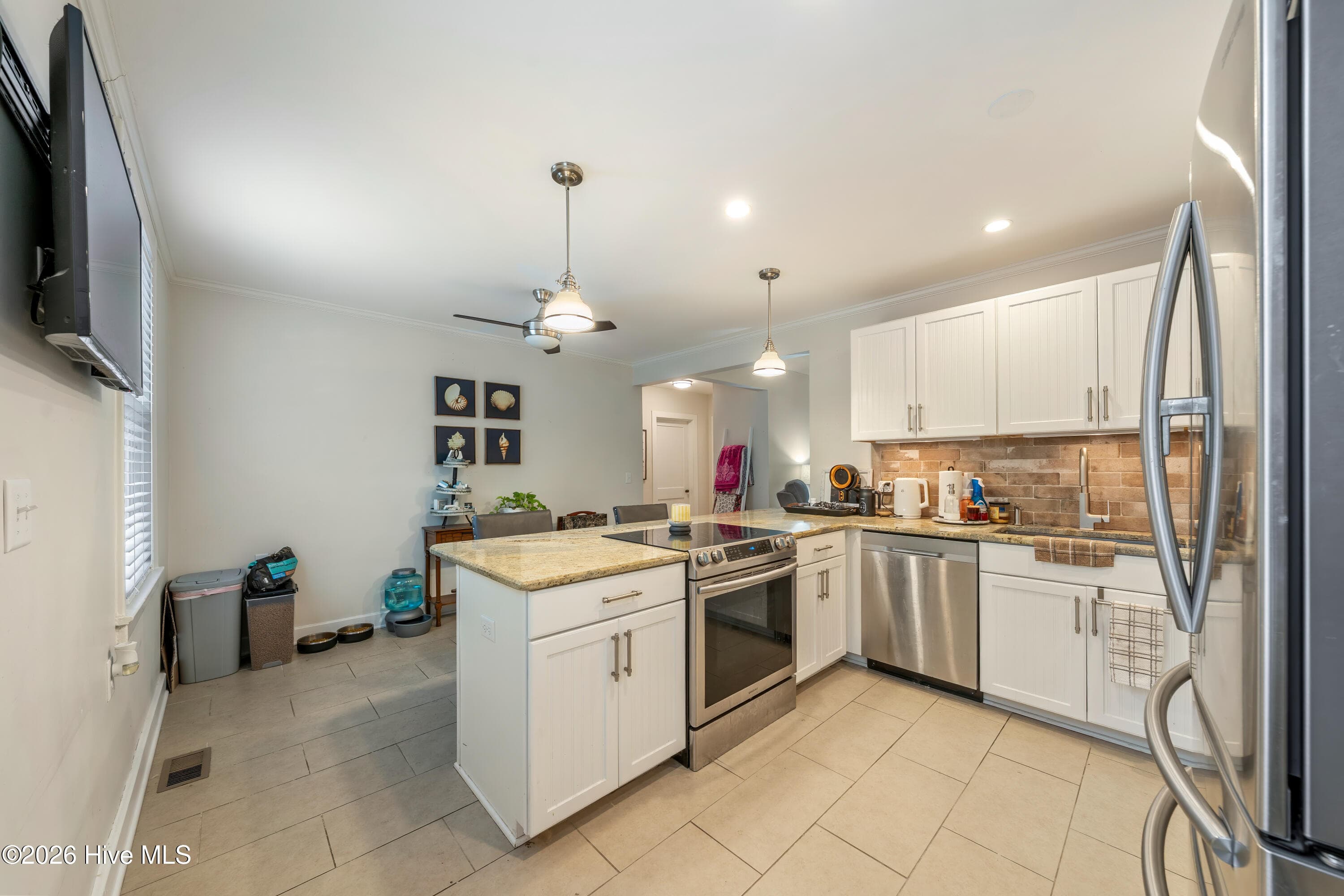 Condominium at 2940 Oleander Drive G6, Wilmington, NC 28403, photo 13 of 53