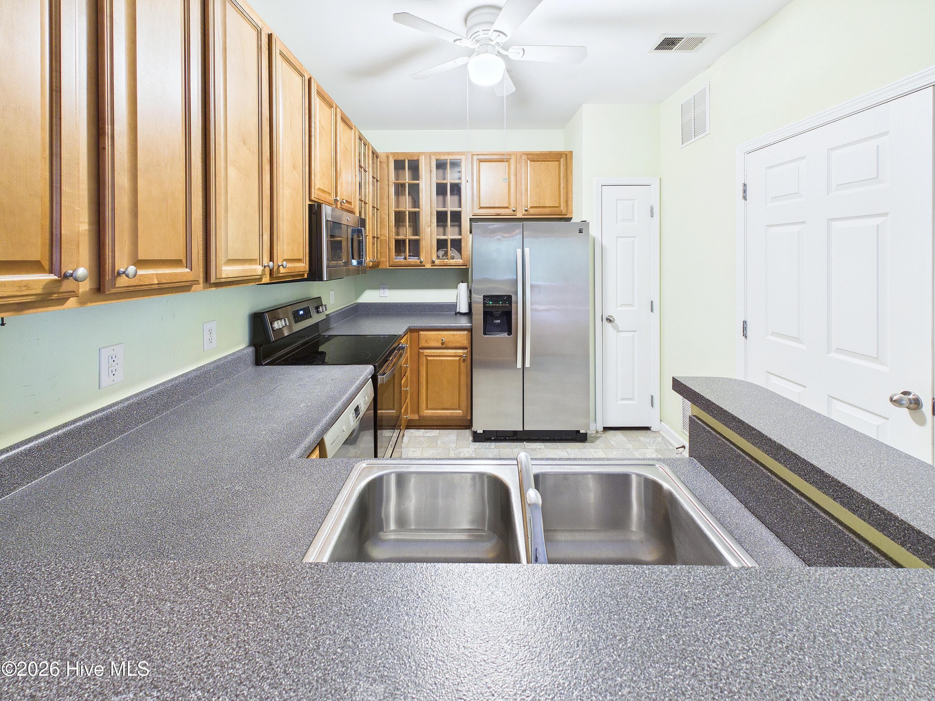Condominium at 3909 Botsford Court Unit 103, Wilmington, NC 28412, photo 32 of 95