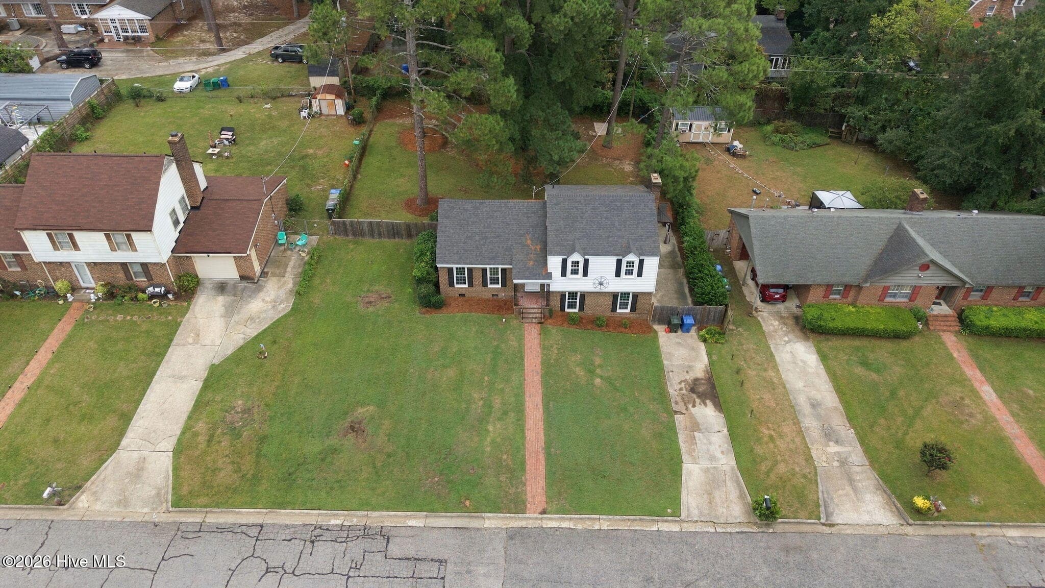 Single Family Residence at 2214 Somerset Drive N, Wilson, NC 27893, photo 9 of 37
