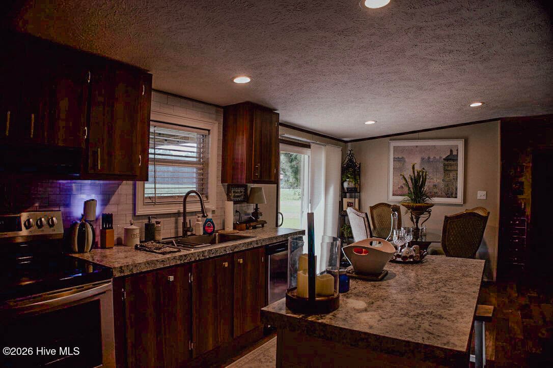 Manufactured Home at 1227 Mclean Road, Lumberton, NC 28358, Lumberton, photo 11 of 32