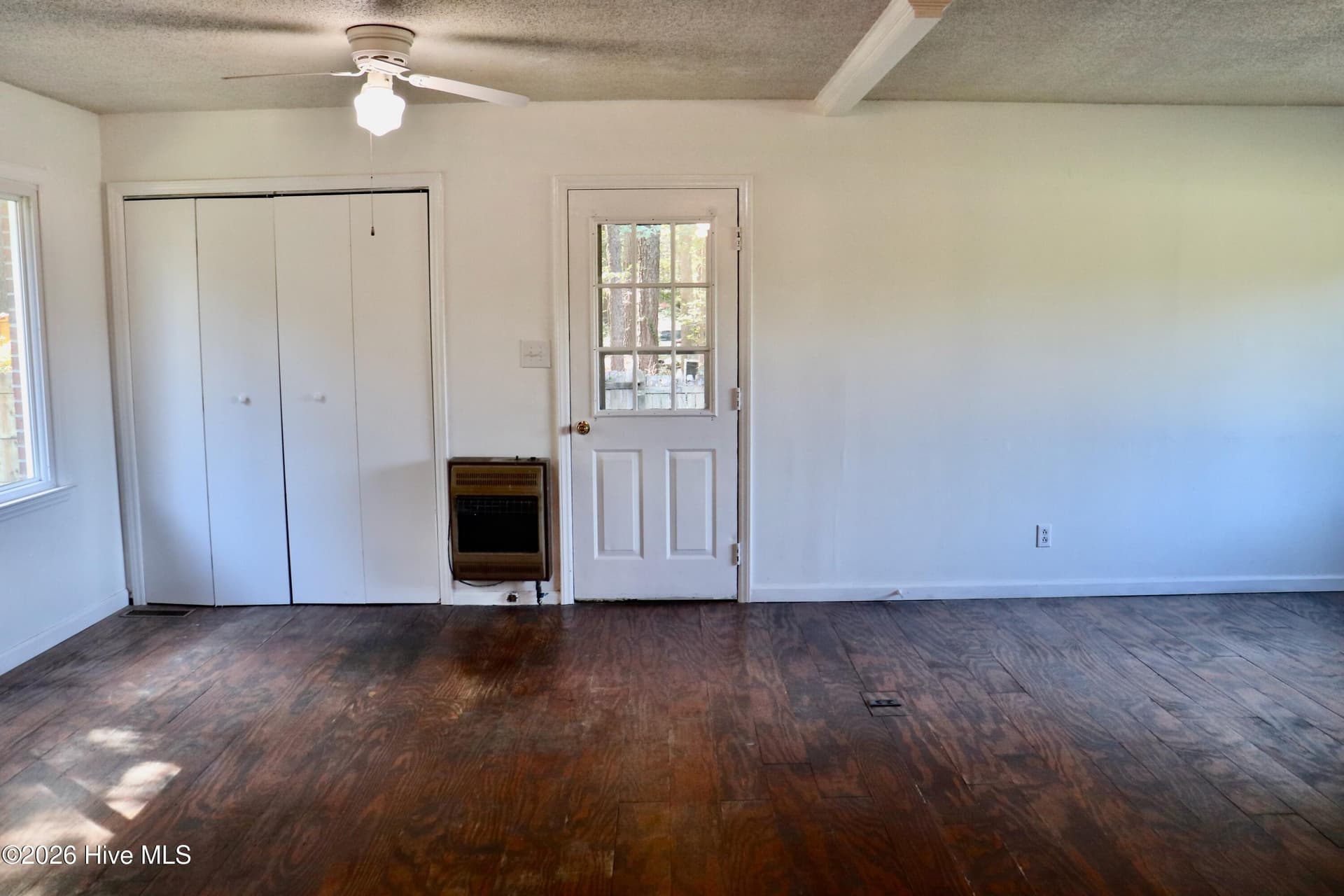 Single Family Residence at 6972 Market St Ex Ext, Washington, NC 27889, photo 6 of 33