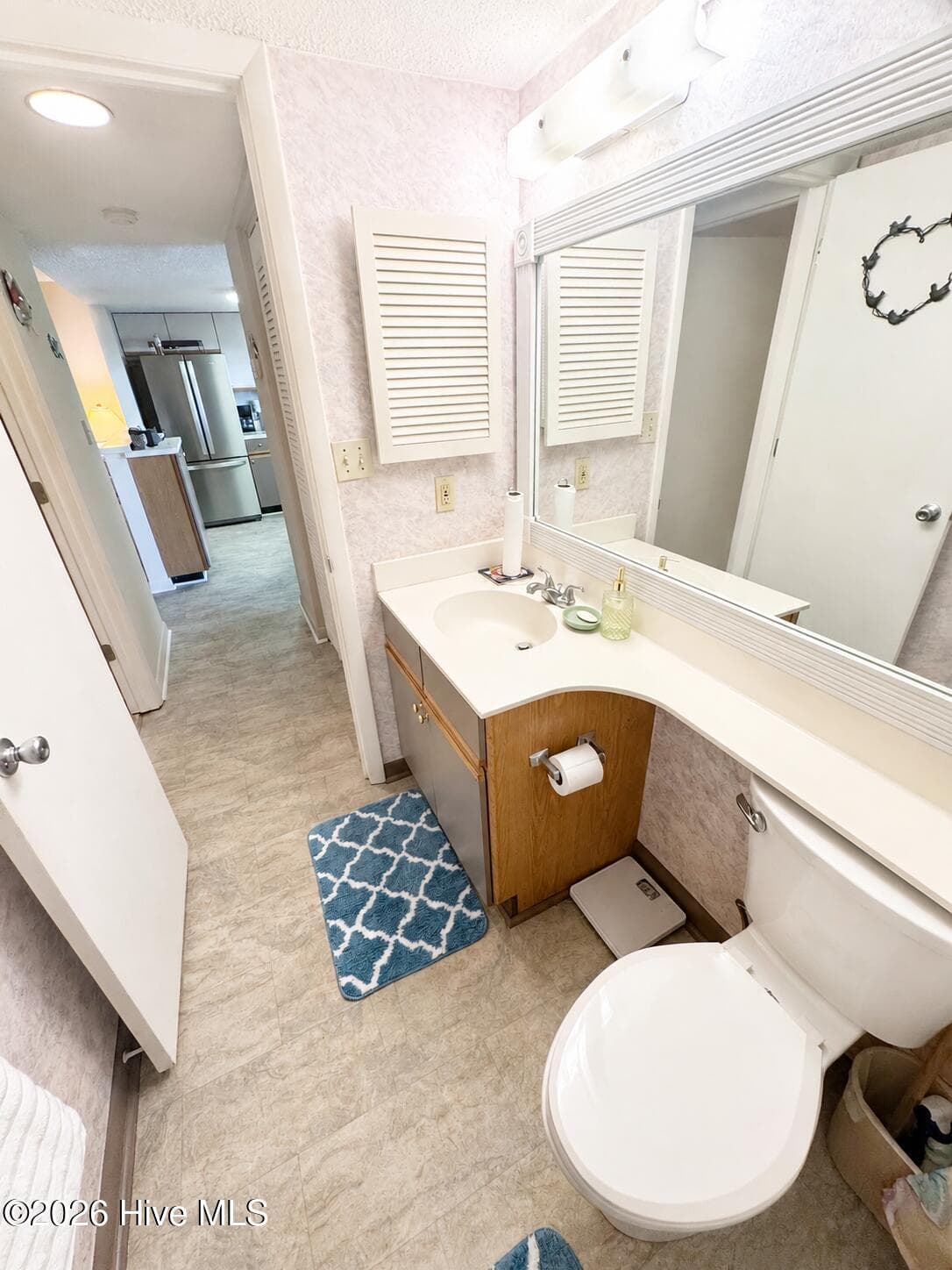 second full bath - 1400 E Ft Macon Road 313, Atlantic Beach, NC 28512
