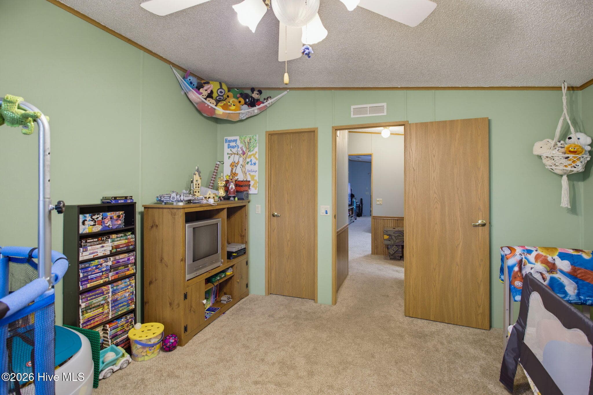Manufactured Home at 160 Champion Drive, Hampstead, NC 28443, photo 25 of 33