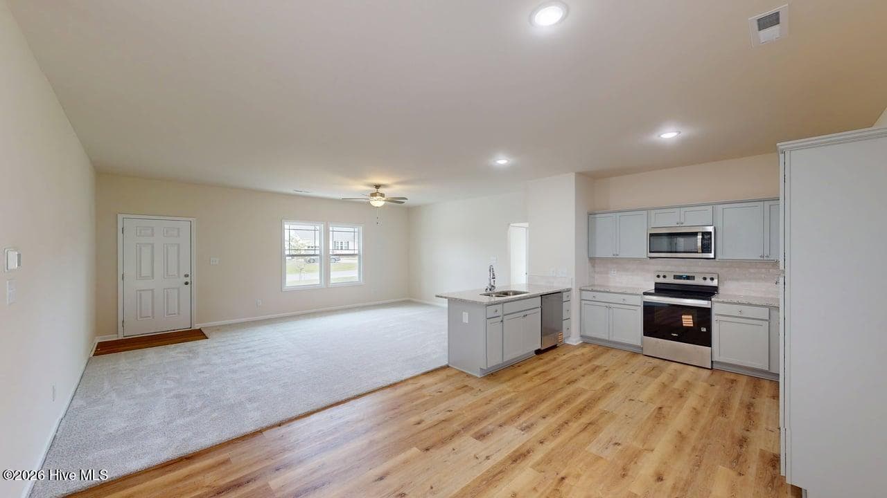 Single Family Residence at 204 Grace'S Farm Road, La Grange, NC 28551, photo 10 of 26