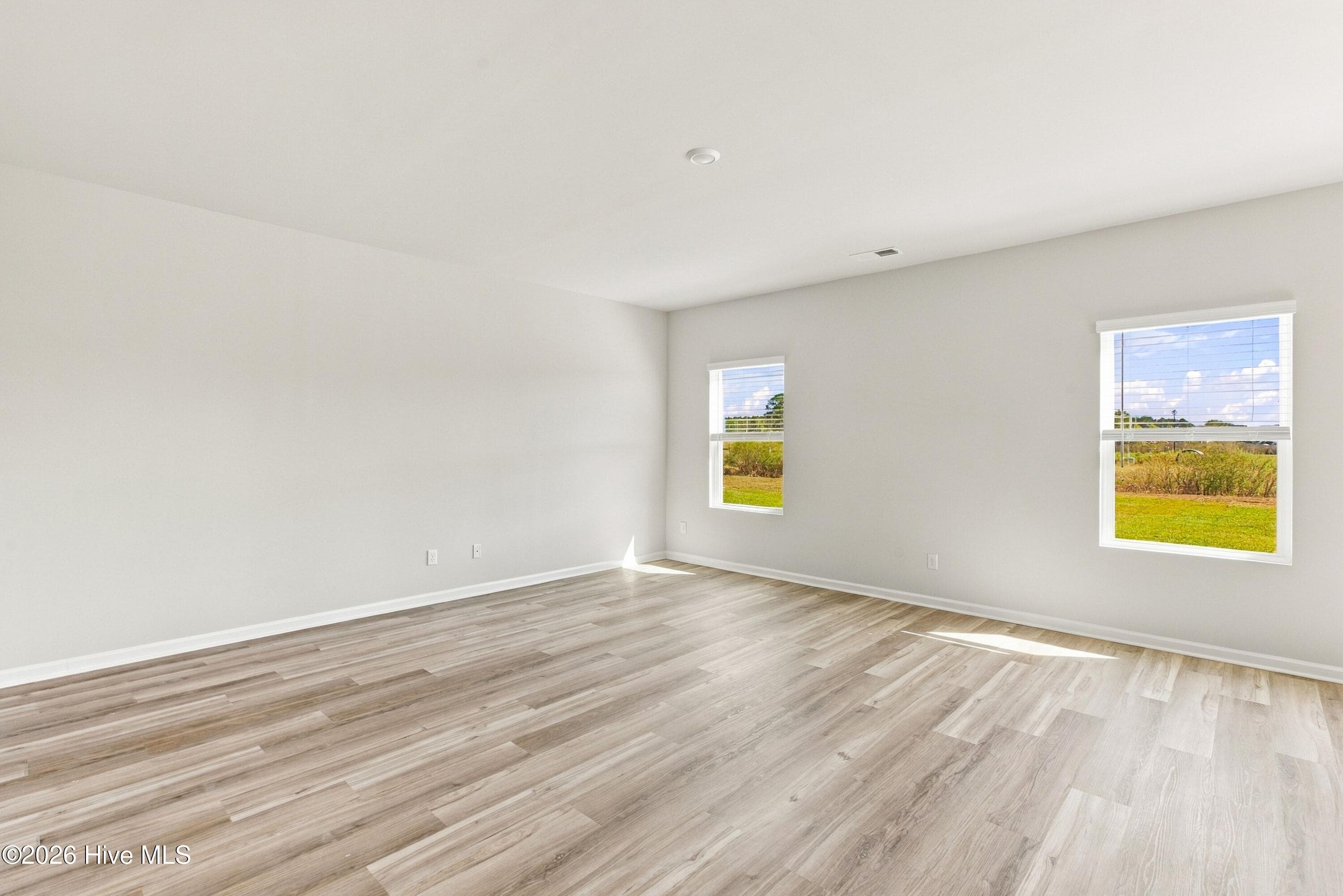 Single Family Residence at 141 N Squires Run Lane, Richlands, NC 28574, photo 11 of 105