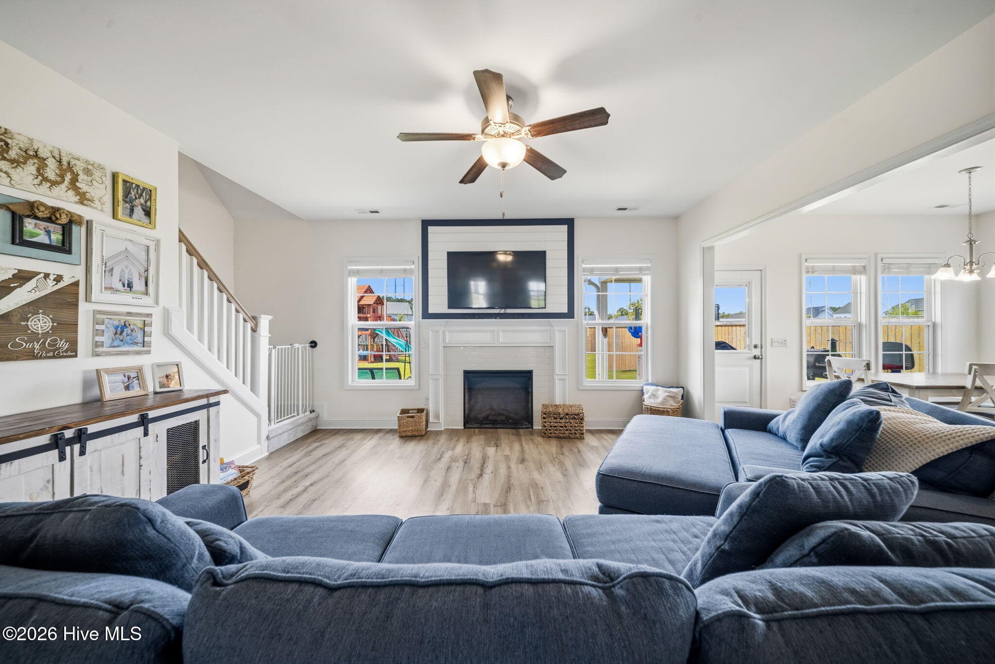Single Family Residence at 111 E Barred Owl Drive, Hampstead, NC 28443, photo 20 of 103