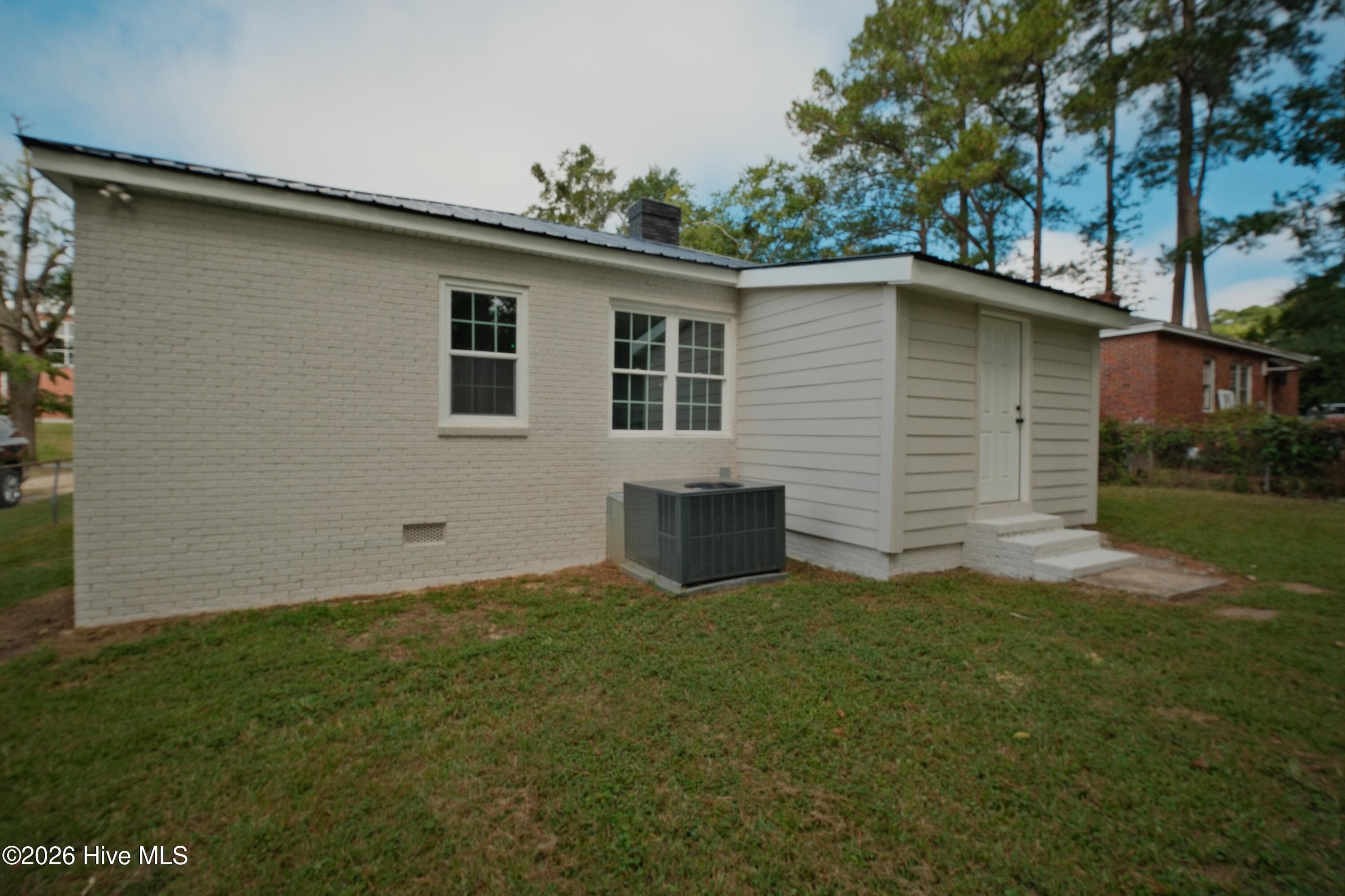 Single Family Residence at 1105 N East Street, Kinston, NC 28501, photo 12 of 15