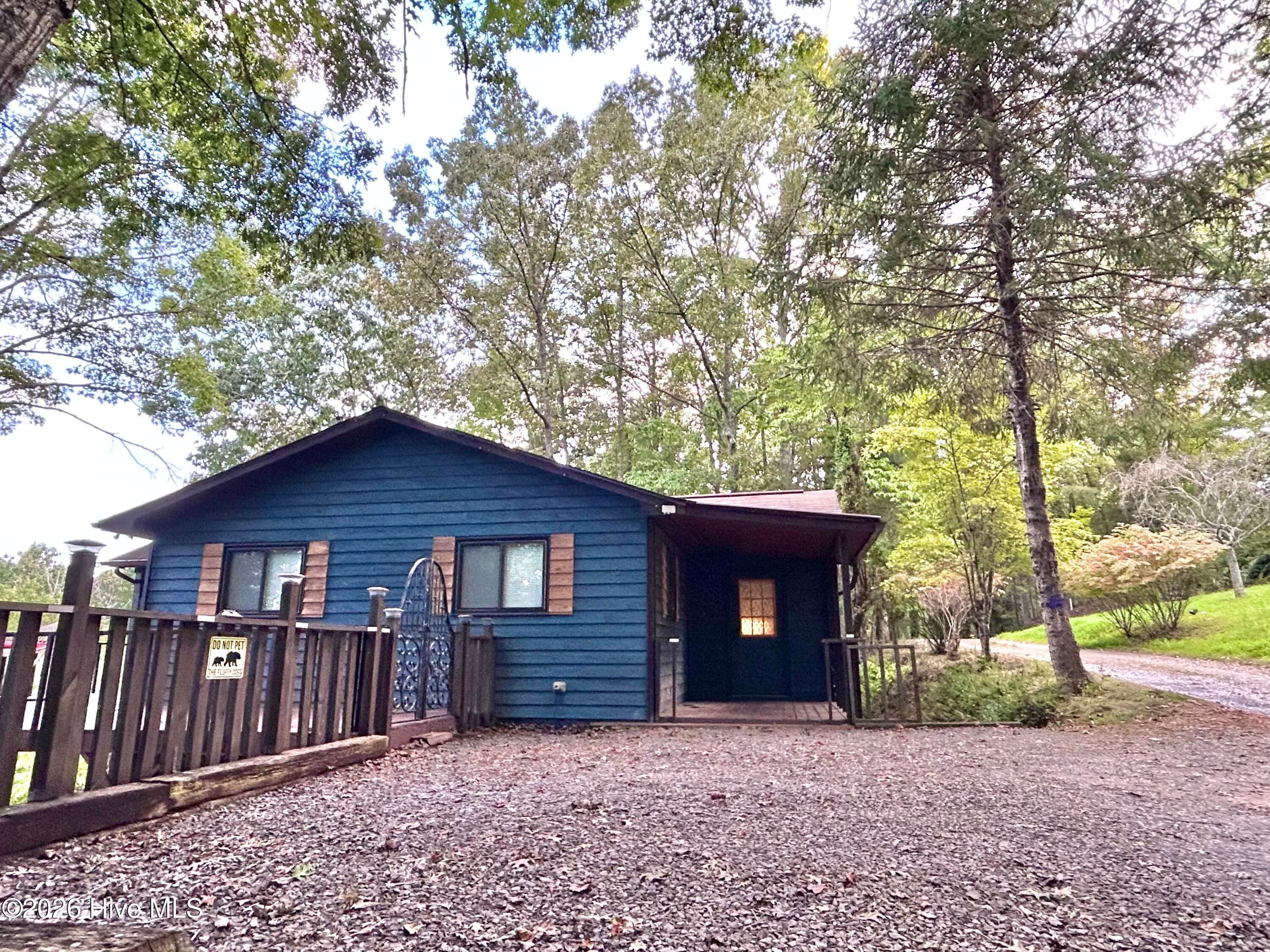 Parking area, entry walkway - 234 Ashley Lane, Murphy, NC 28906