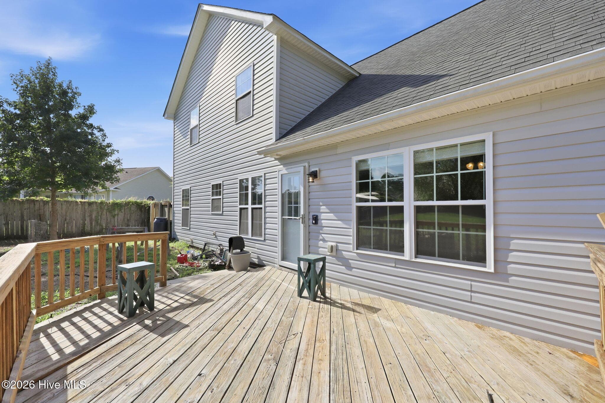 Single Family Residence at 116 Trailwood Drive, Hubert, NC 28539, photo 7 of 55