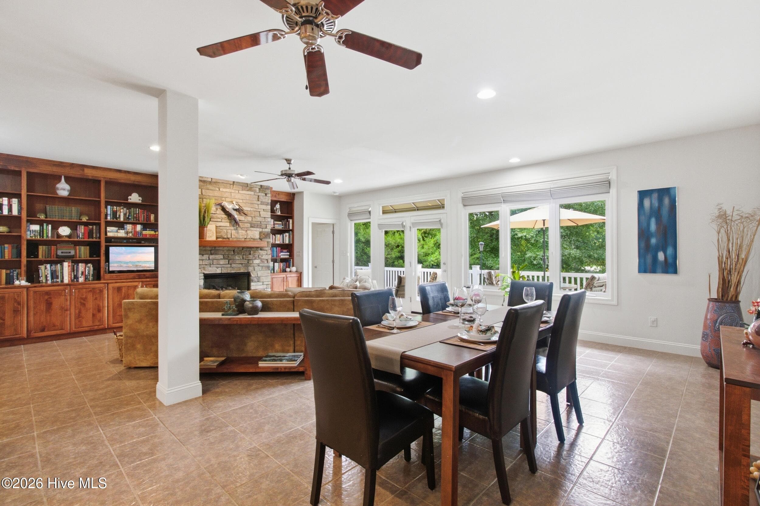 Dining - 2207 Hidden Harbor Drive, New Bern, NC 28562