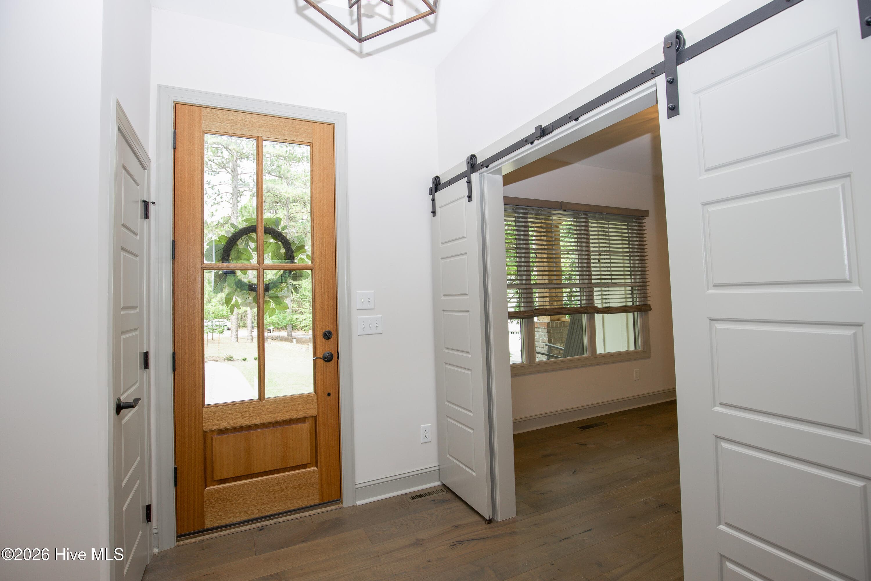 Single Family Residence at 102 Greystones Court, Pinehurst, NC 28374, photo 11 of 65