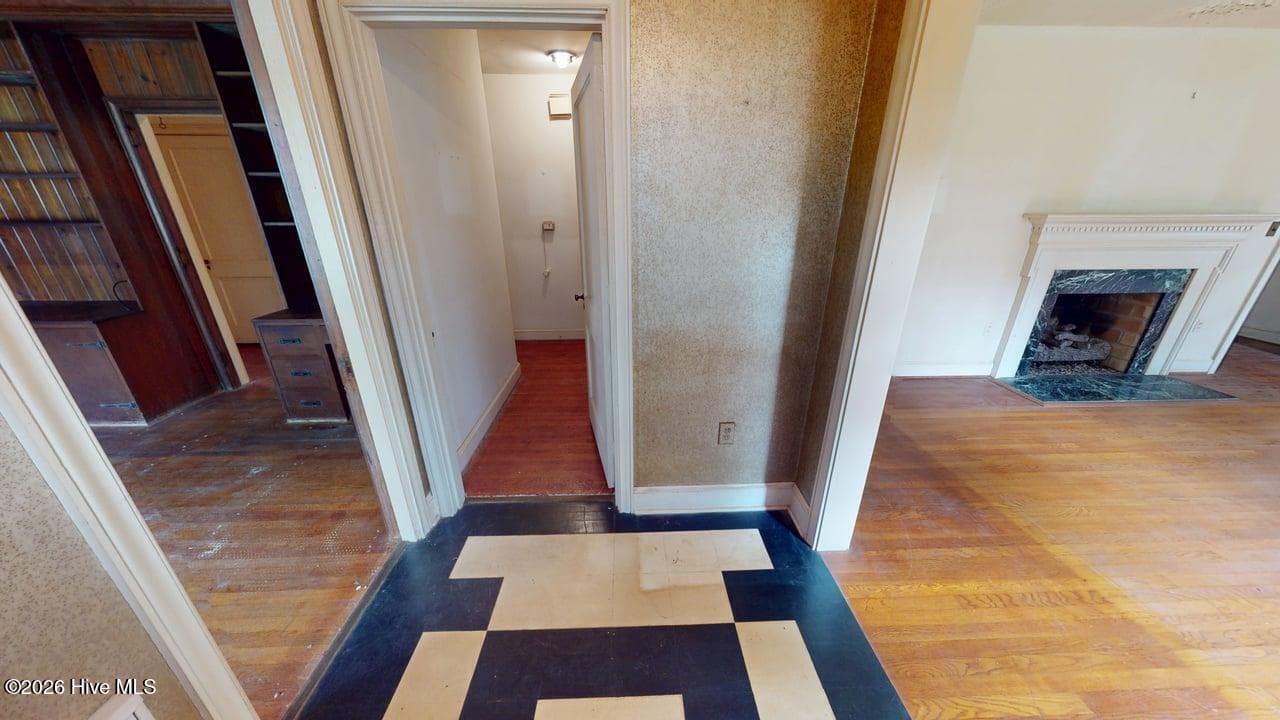 Single Family Residence at 808 W South Street W, Ahoskie, NC 27910, photo 2 of 50