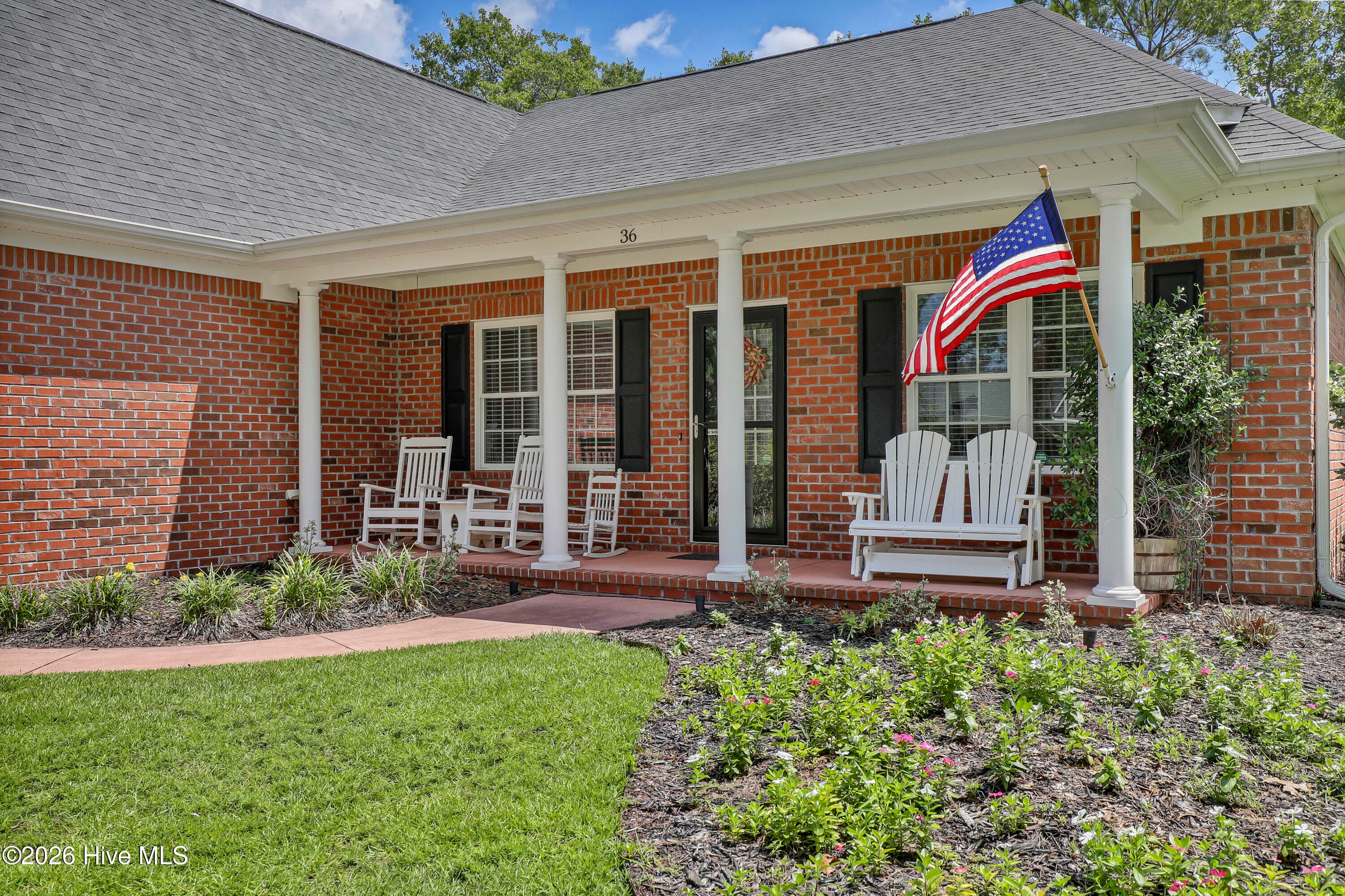 Single Family Residence at 36 Beaumont Circle, Hampstead, NC 28443, photo 4 of 61