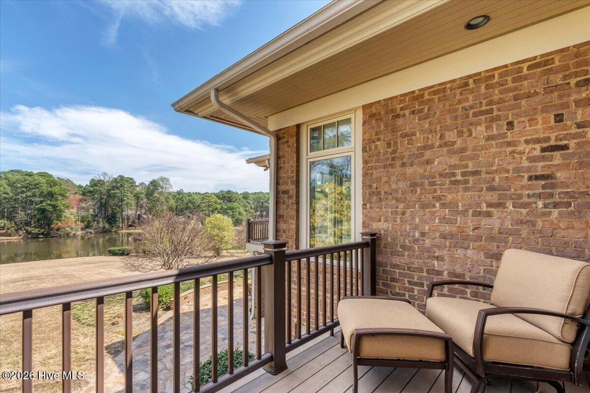 Single Family Residence at 475 Lake Dornoch Drive, Pinehurst, NC 28374, photo 5 of 17