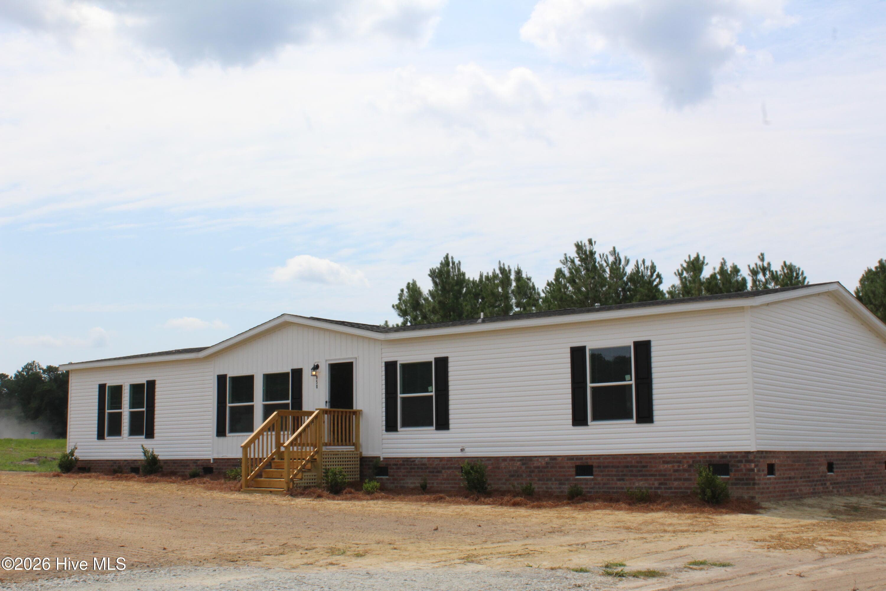 Manufactured Home at 950 Blind Bridge Road, Magnolia, NC 28453, photo 27 of 32