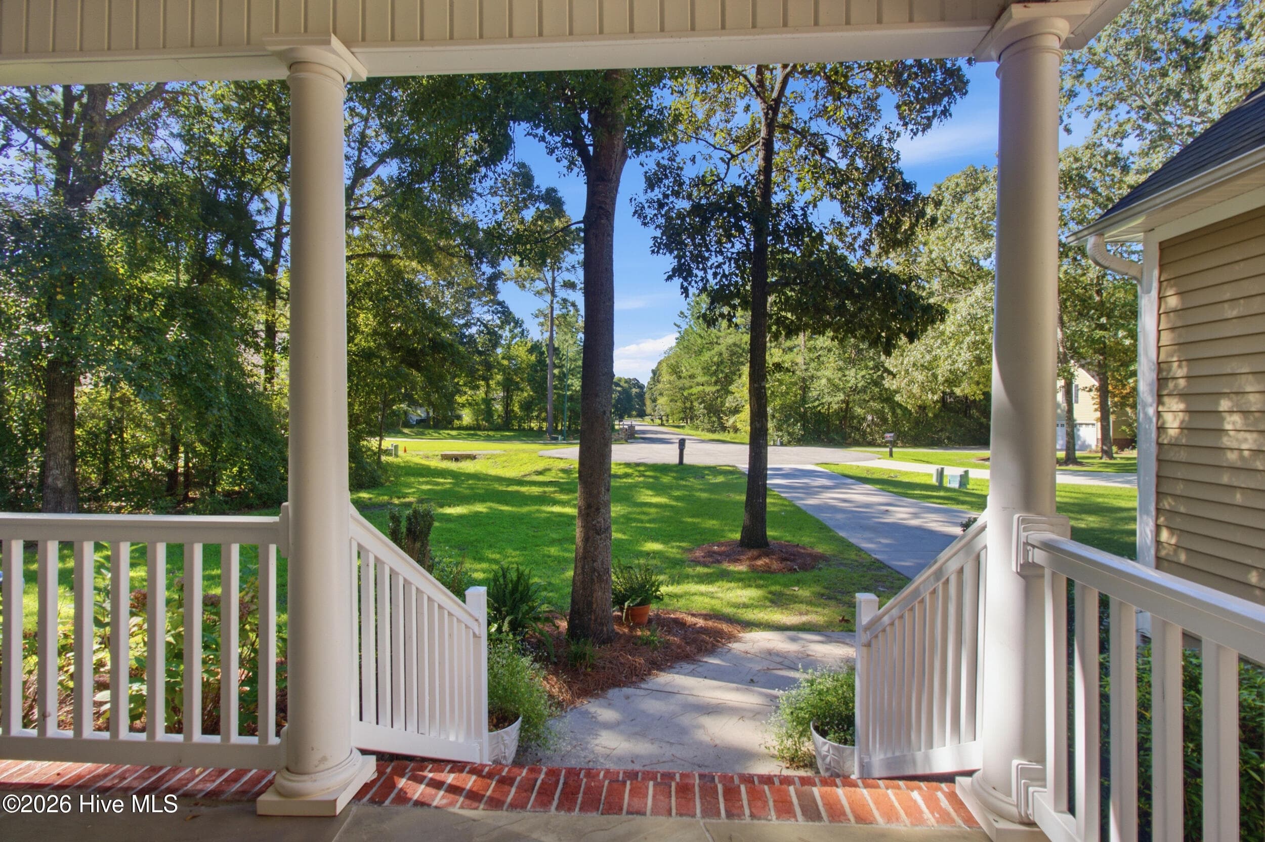 Single Family Residence at 120 Ferret Run Lane, New Bern, NC 28562, photo 3 of 30