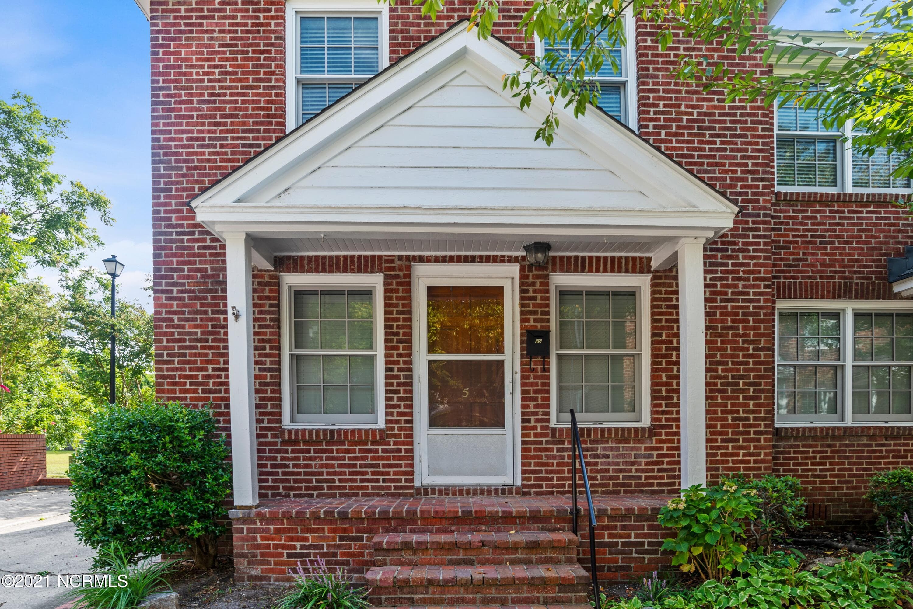 Apartment at 514 Broad Street, New Bern, NC 28560, photo 11 of 18