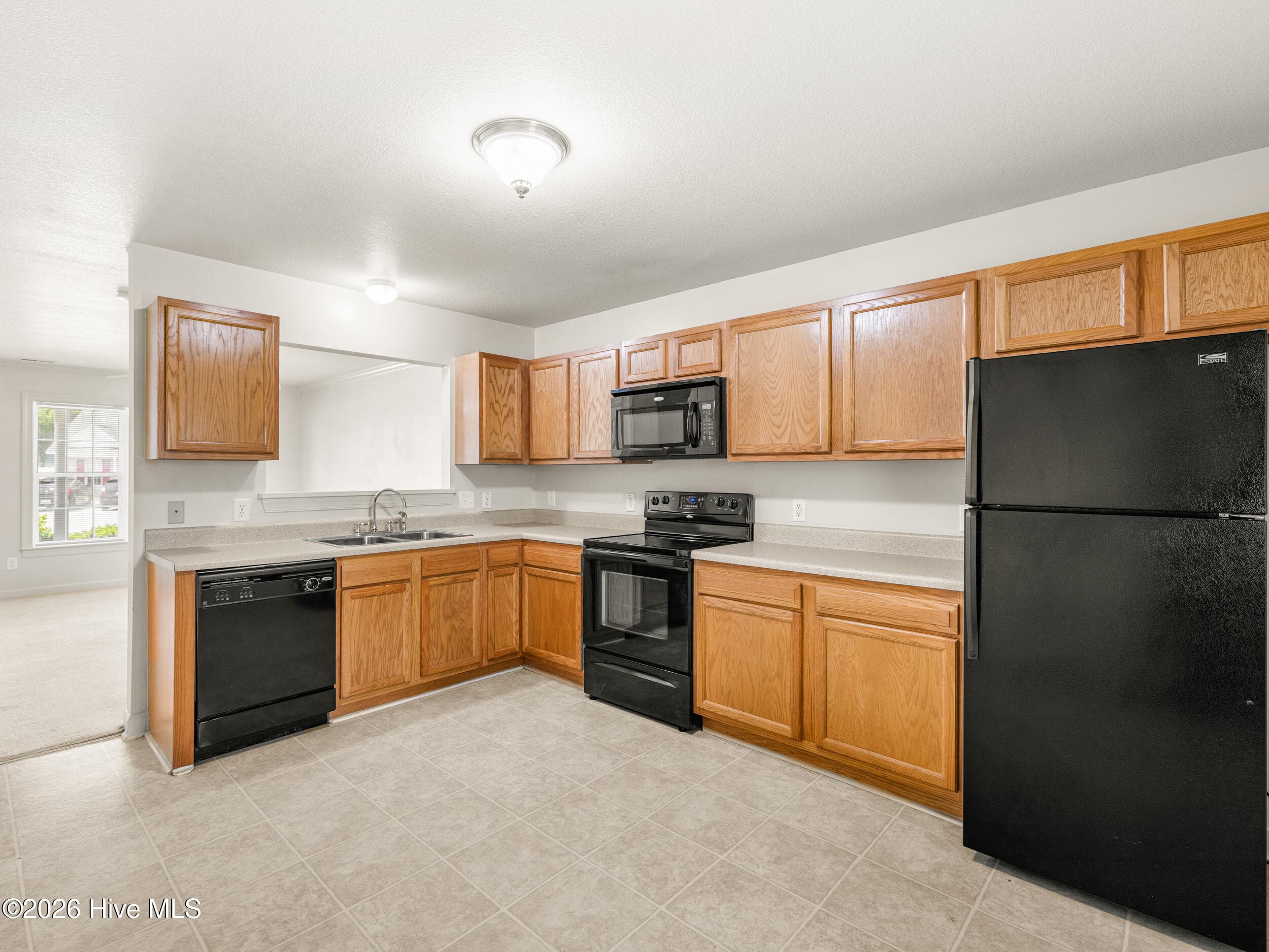 Townhouse at 403 Springwood Drive, Jacksonville, NC 28546, photo 13 of 30