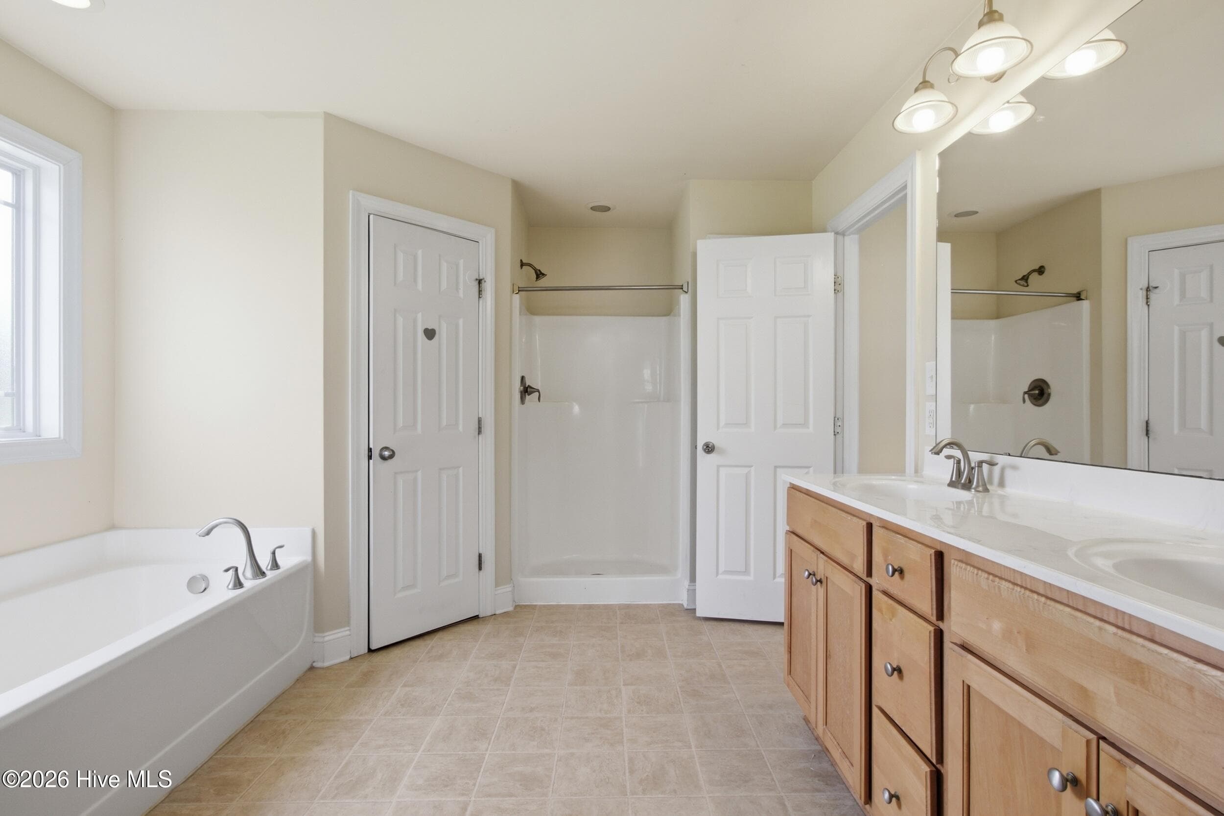 Owners Bathroom - 209 Hawks Bluff Drive, New Bern, NC 28560