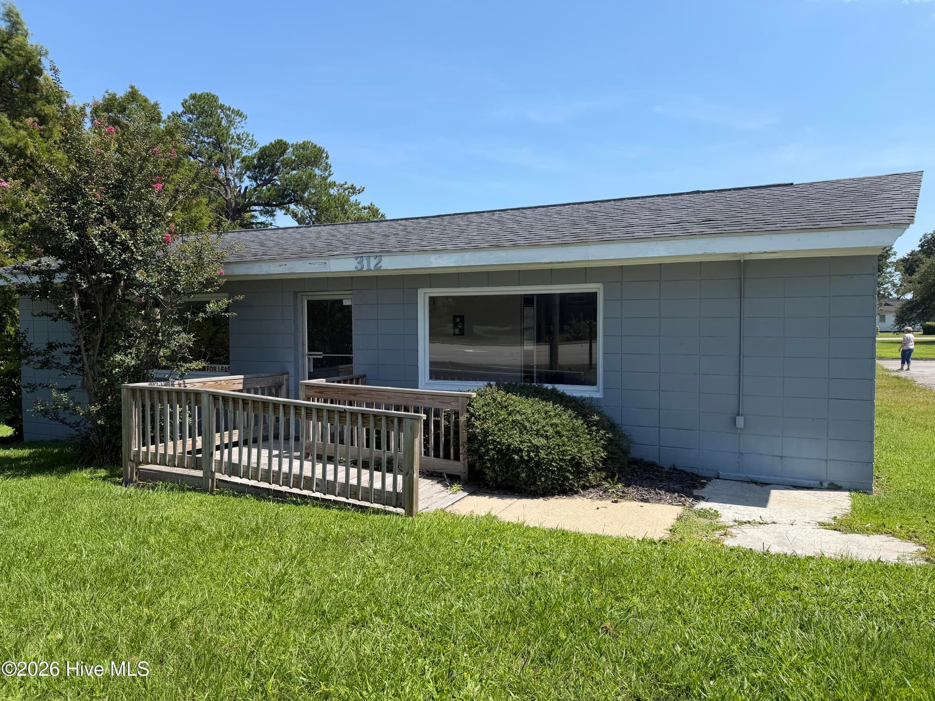 312 N Us 17, Holly Ridge, NC 28445