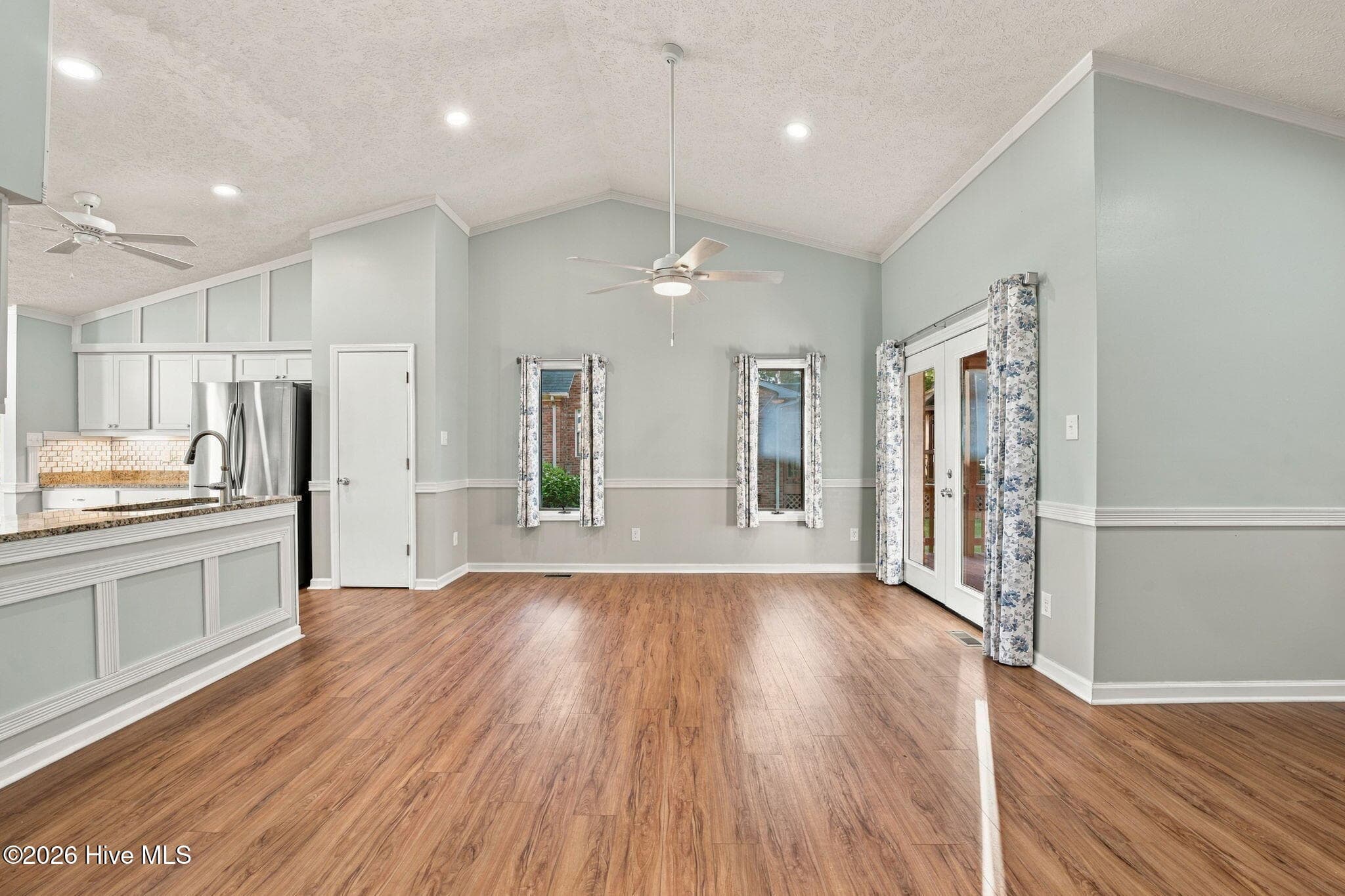 Single Family Residence at 6207 Gondolier Drive, New Bern, NC 28560, photo 11 of 49