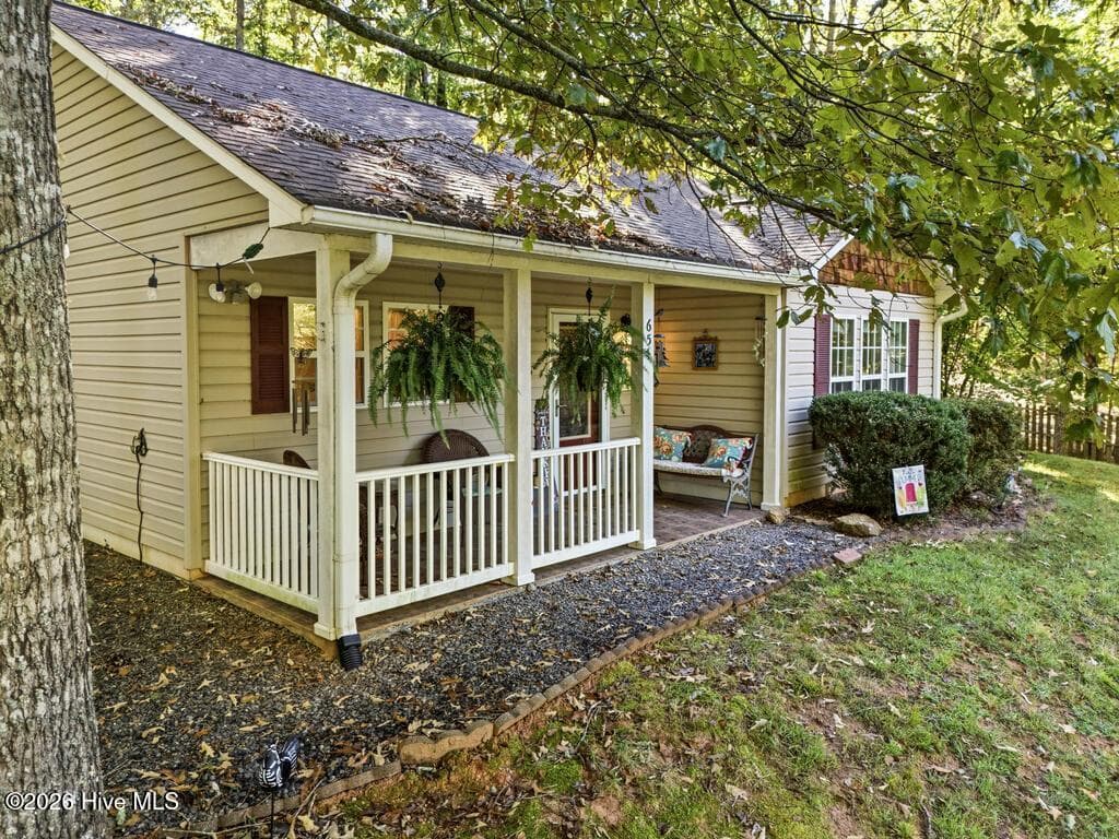 654 Ford Road, Warne, NC 28909