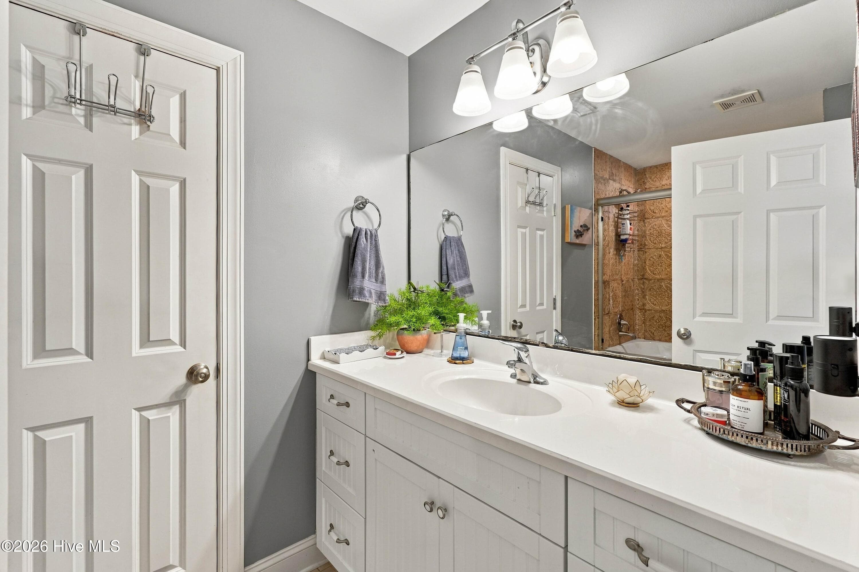 Single Family Residence at 1316 Heron Run Drive, Wilmington, NC 28403, photo 27 of 38