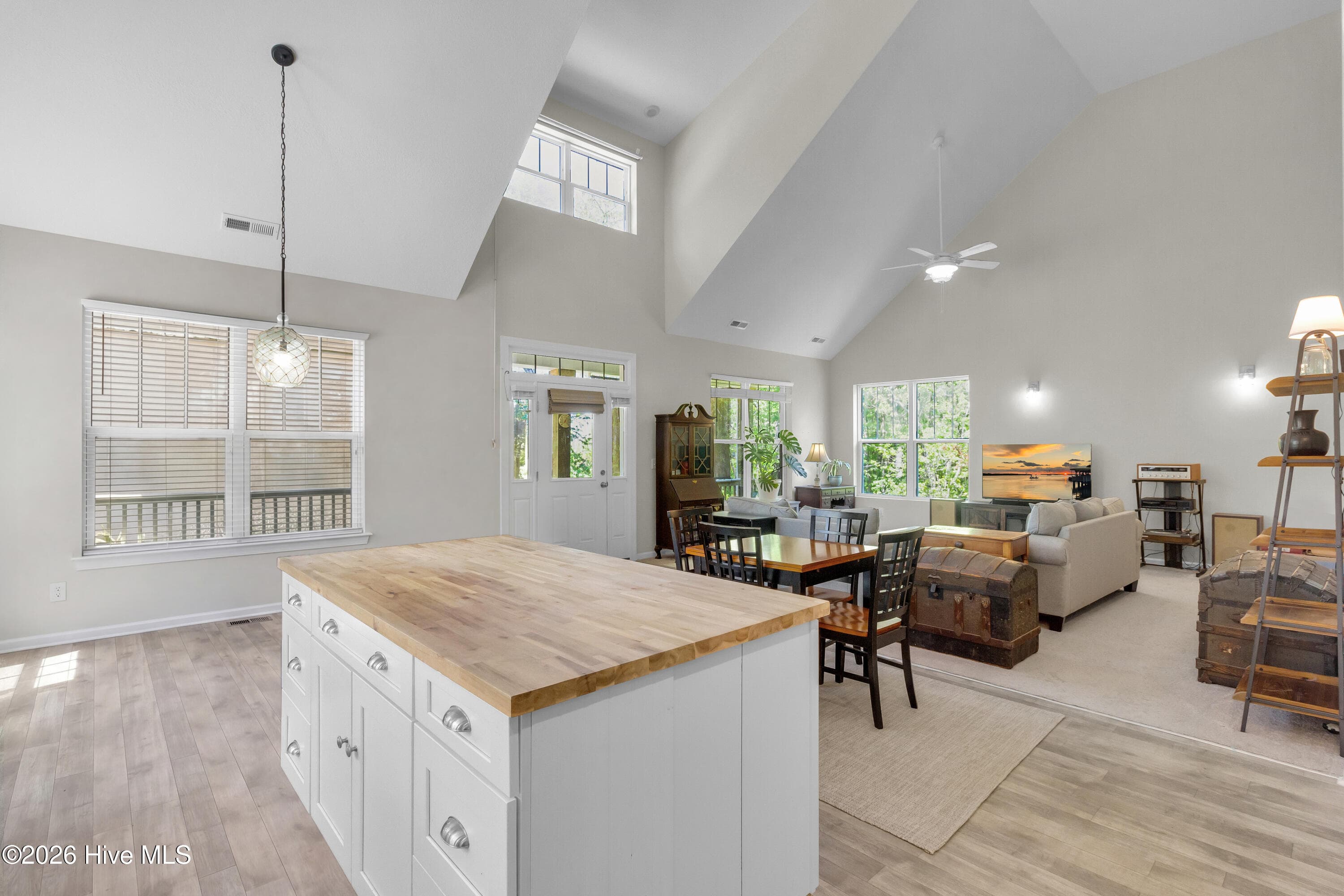 Kitchen / Living Room - 5430 Creek Pointe Road, New Bern, NC 28560