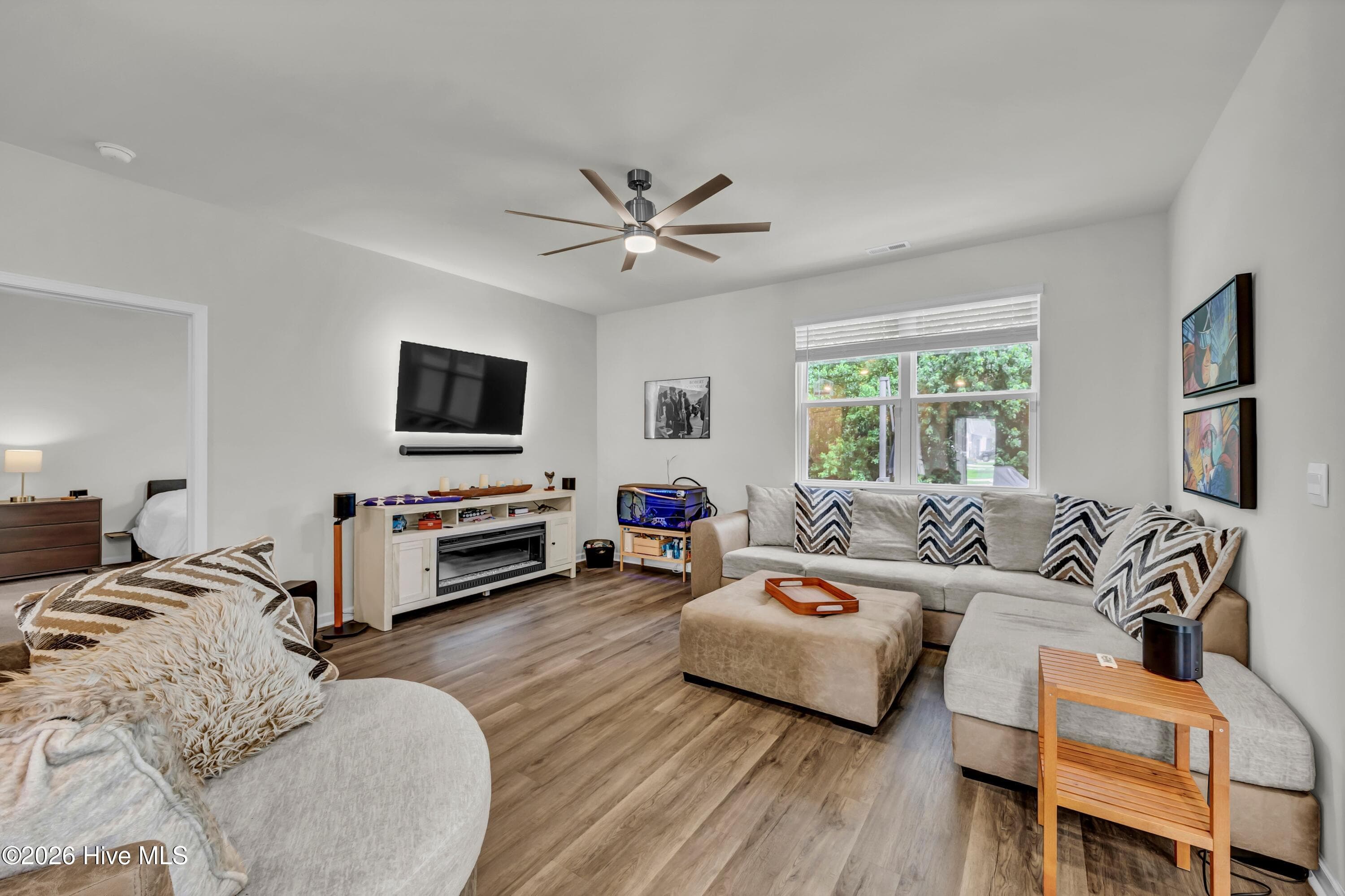 Single Family Residence at 321 Tributary Circle, Wilmington, NC 28401, photo 7 of 27