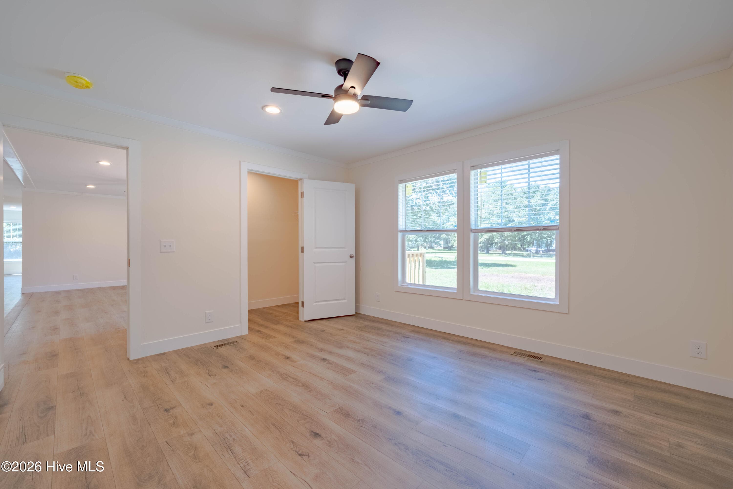 Manufactured Home at 120 Edgewater Lane, Richlands, NC 28574, photo 10 of 44