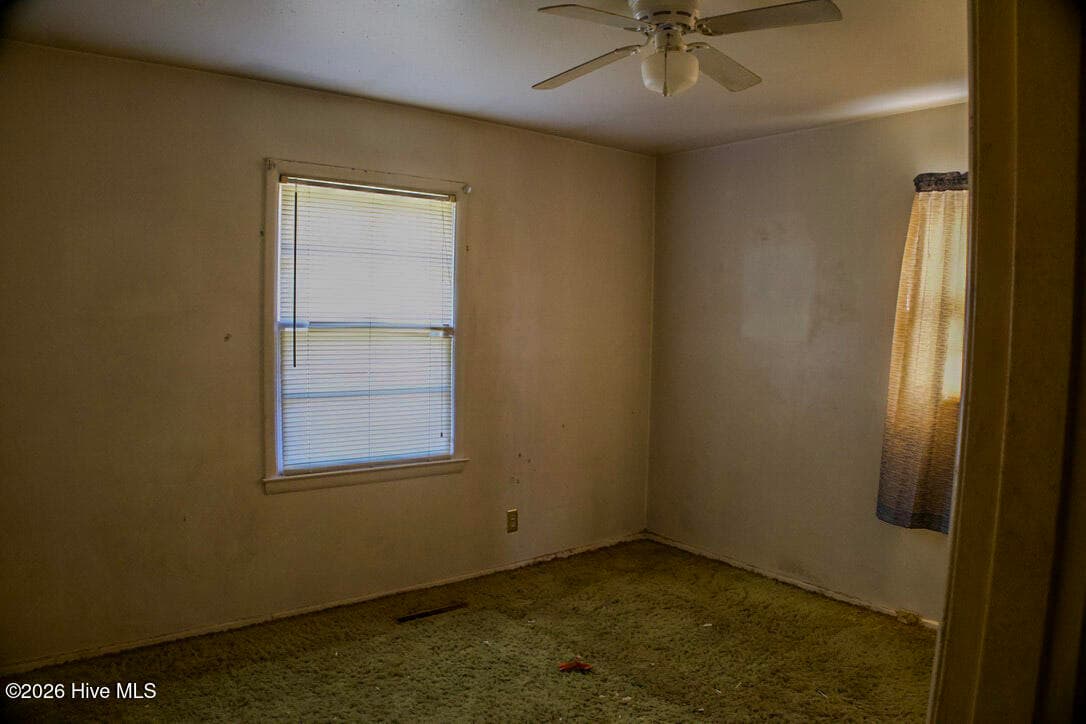 Single Family Residence at 702 E 8th Street, Lumberton, NC 28358, photo 6 of 10