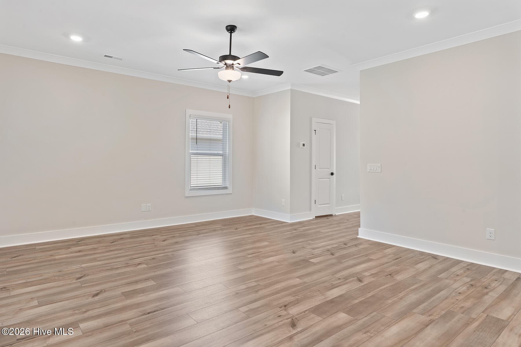 Single Family Residence at 146 Commons View Drive, Hampstead, NC 28443, photo 3 of 18
